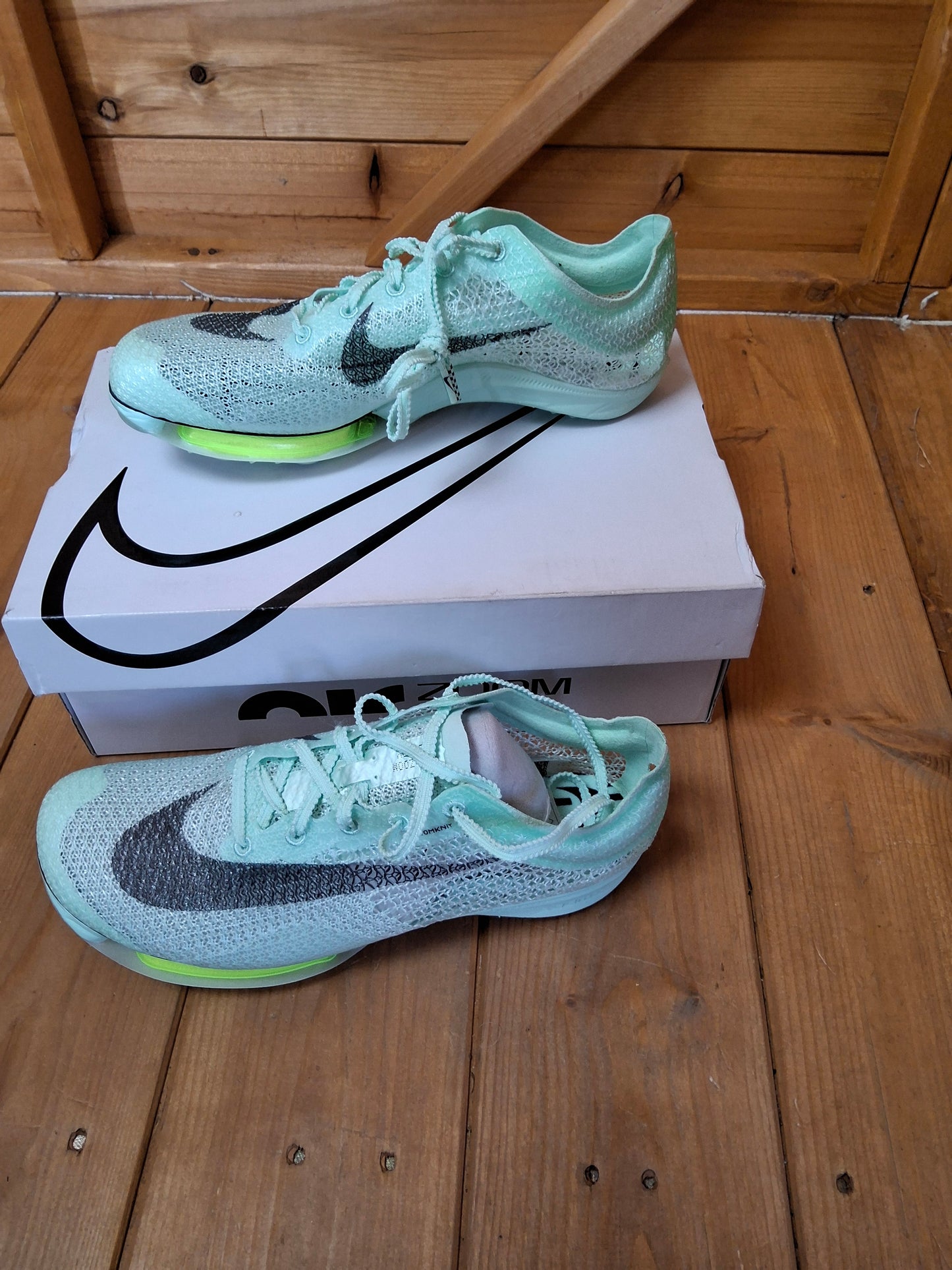 Nike Air Zoom VICTRY SN99 Running Shoes ā Size 5.5 ā New in Box