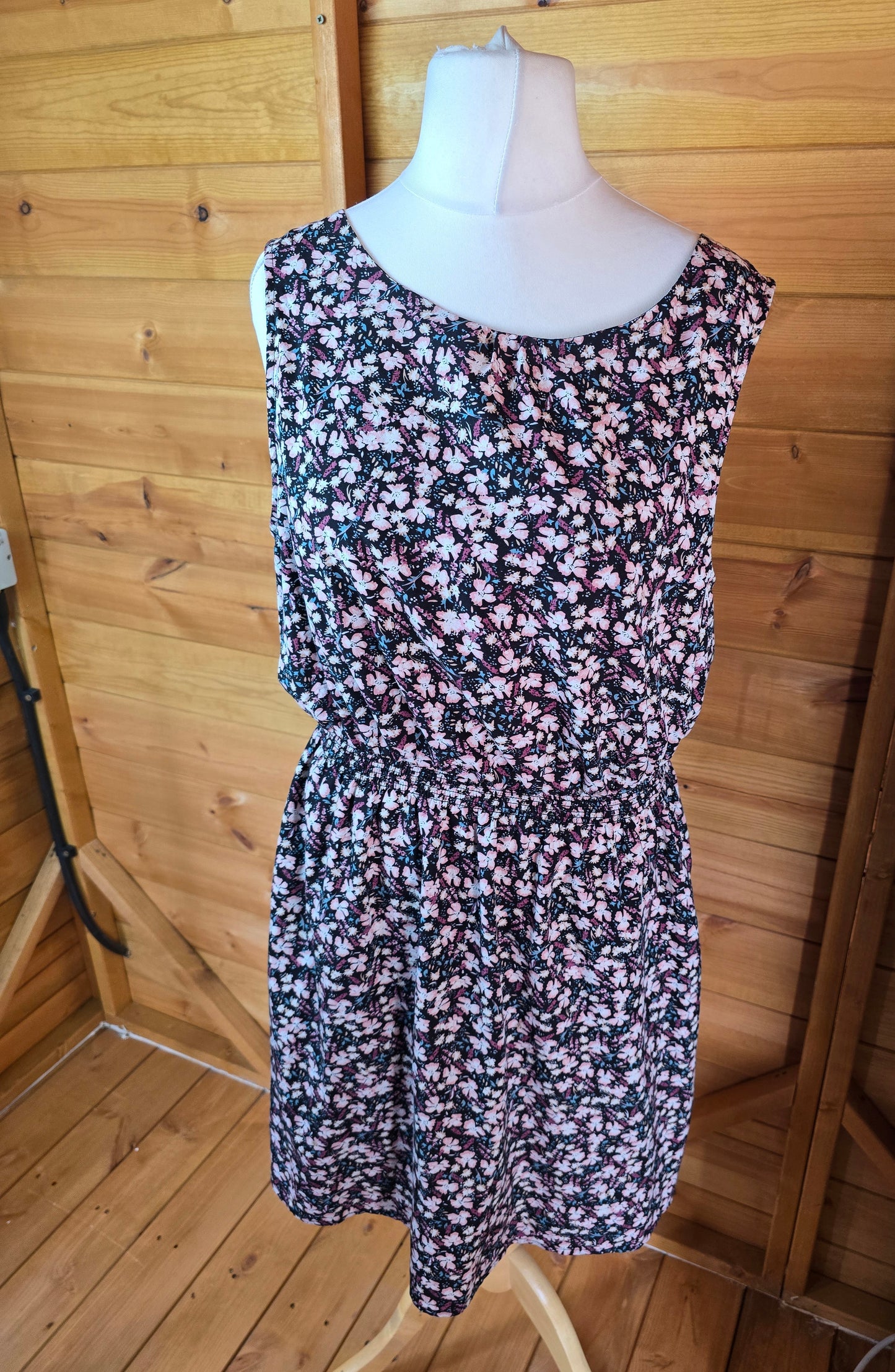 ๐ธ New Look Y2K Floral Knee-Length Dress โ Size 14 ๐ธ