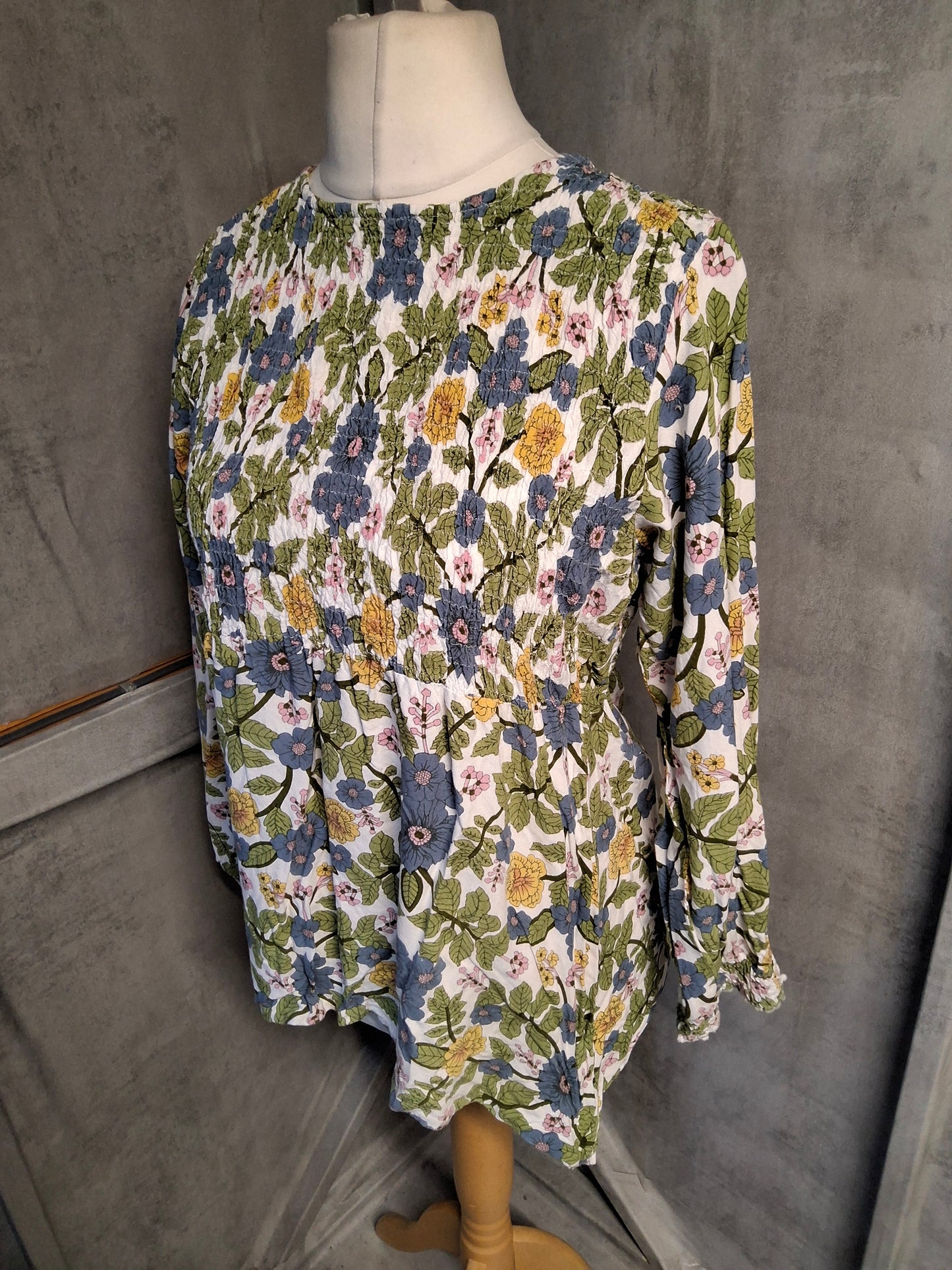 Cerulean Blue Diamond Floral Long Sleeve Top – Size 16 – 100% Rayon
