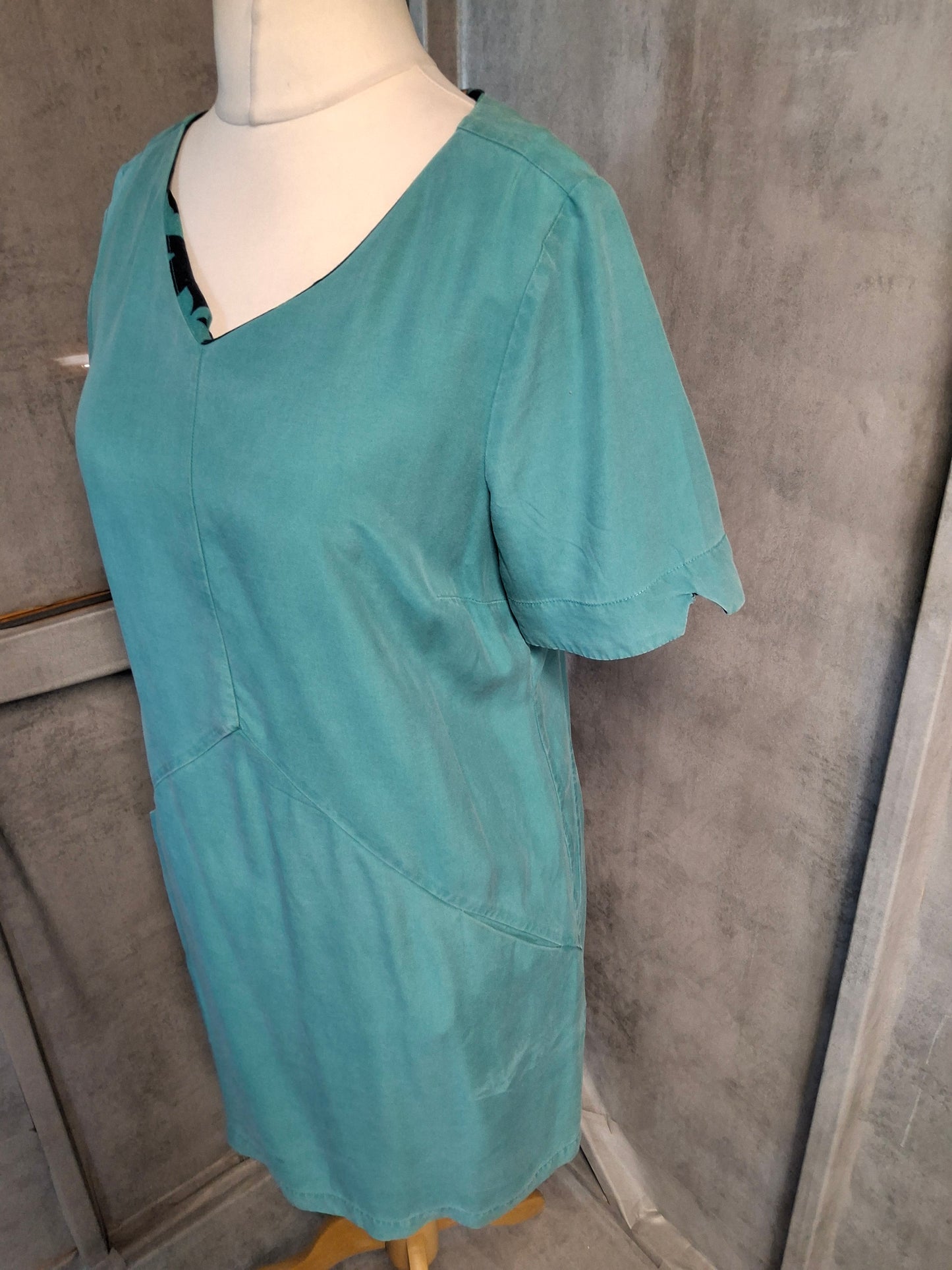 White Stuff Teal Green 100% Lyocell Dress – Size 10 – Soft, Stylish & Pocket-Perfect
