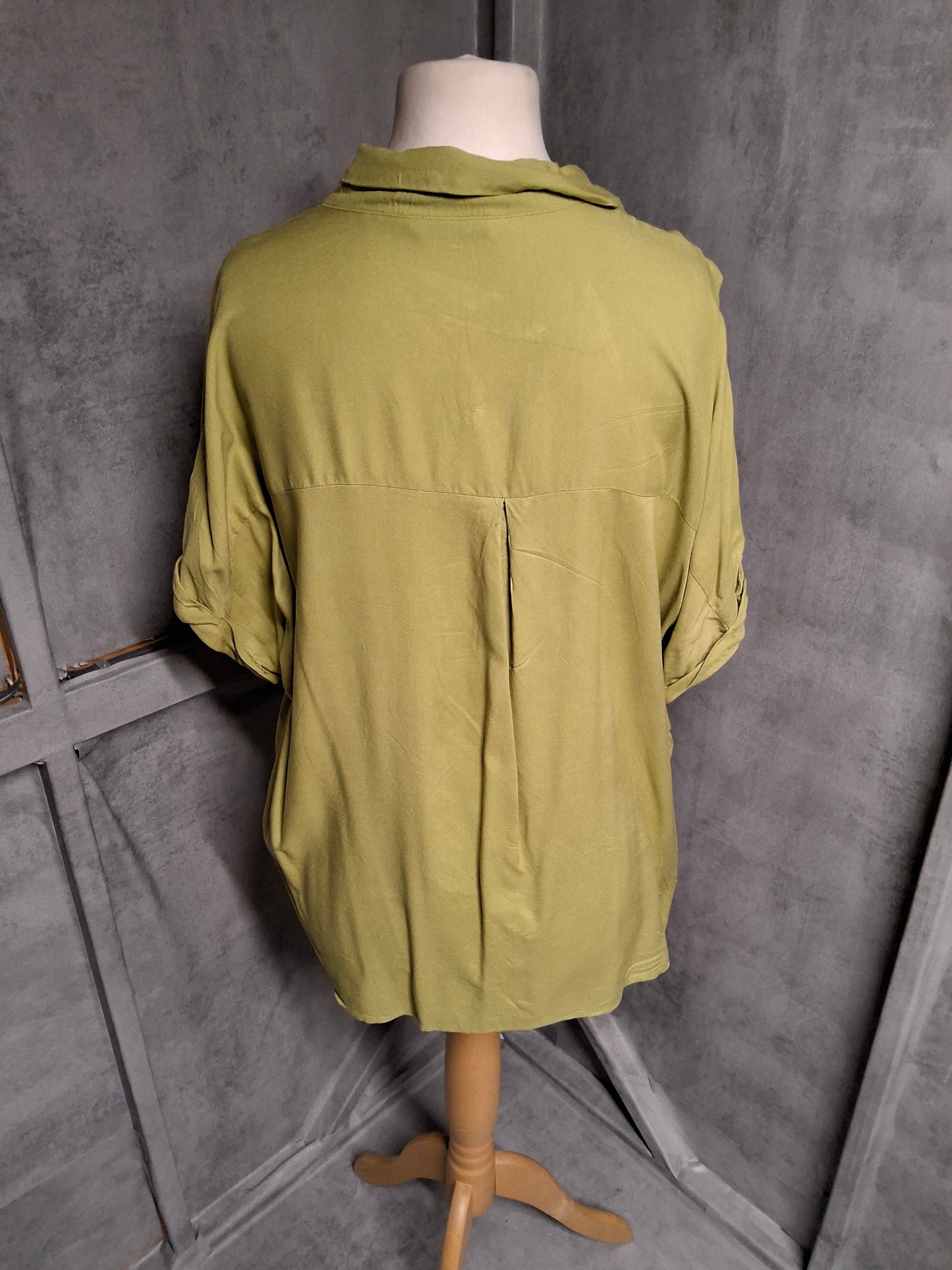 George Relaxed Fit Green Shirt – Size 16 – For When You’re Too Tired to Try, But Still Want Compliments