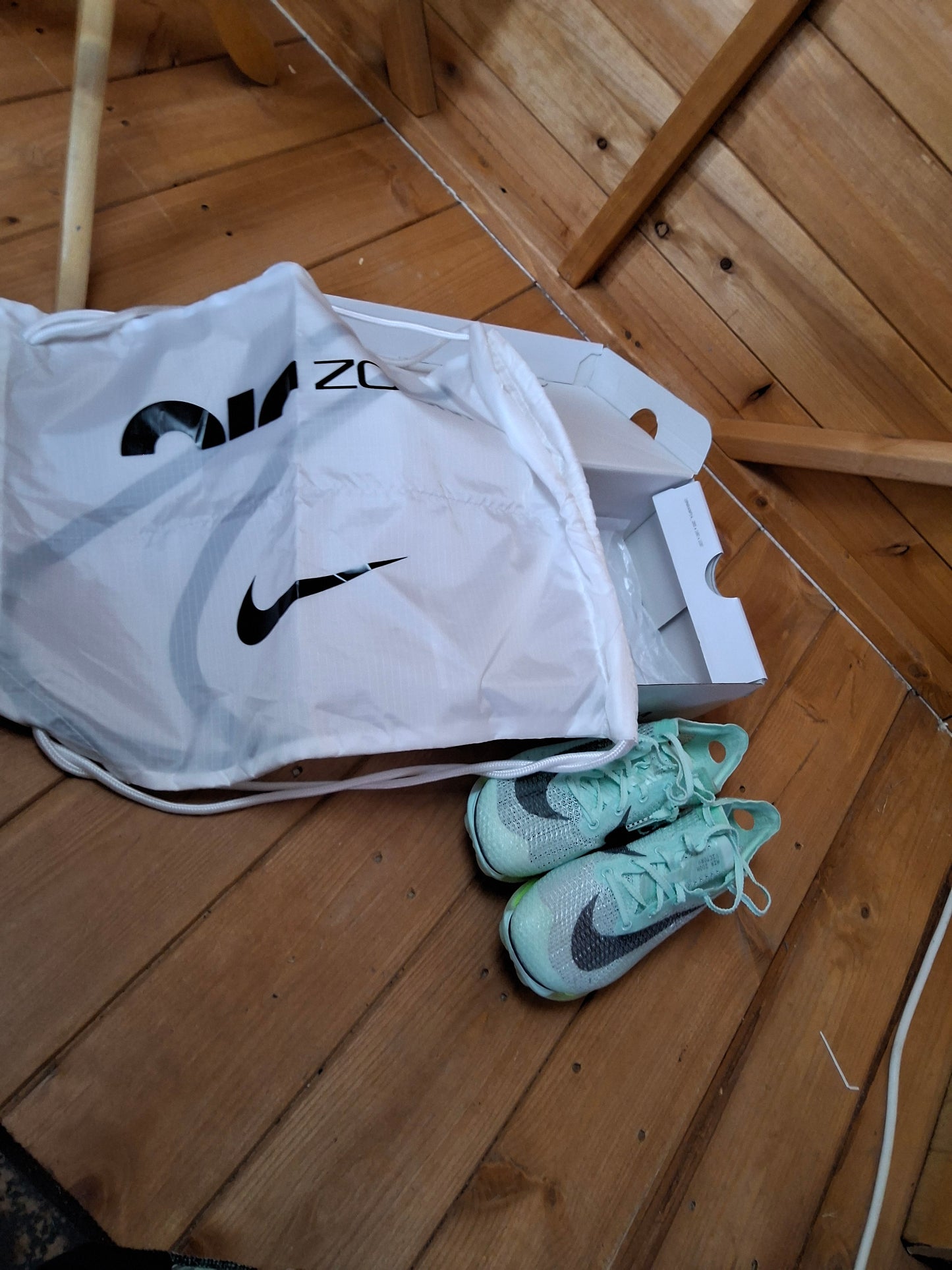 Nike Air Zoom VICTRY SN99 Running Shoes ā Size 5.5 ā New in Box