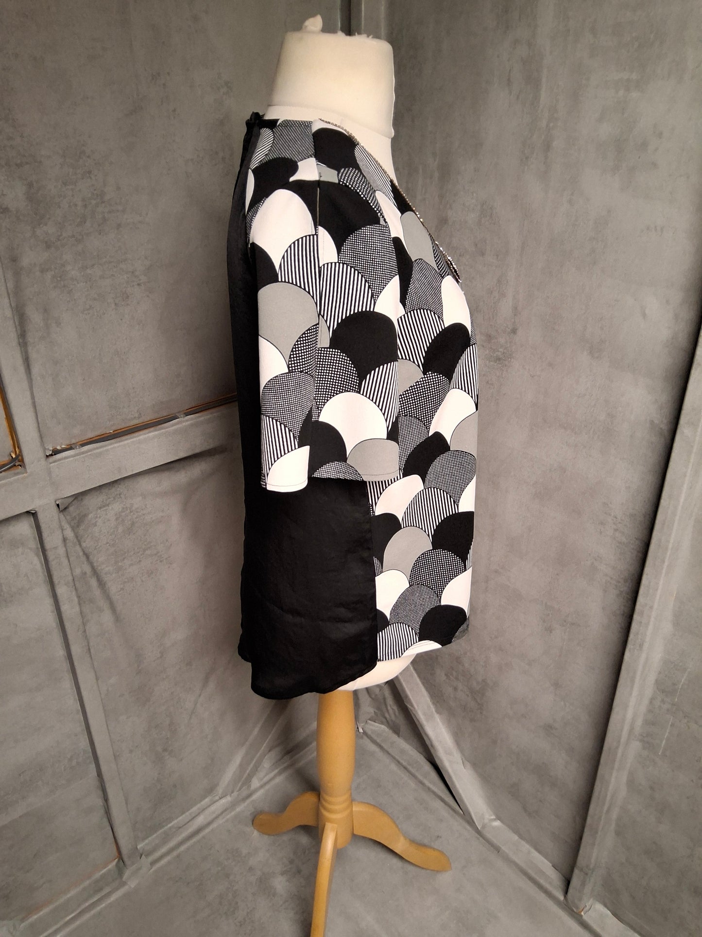 Next Black & White V-Neck Top – Size 12 – Diamanté Detail & Peekaboo Back Glam