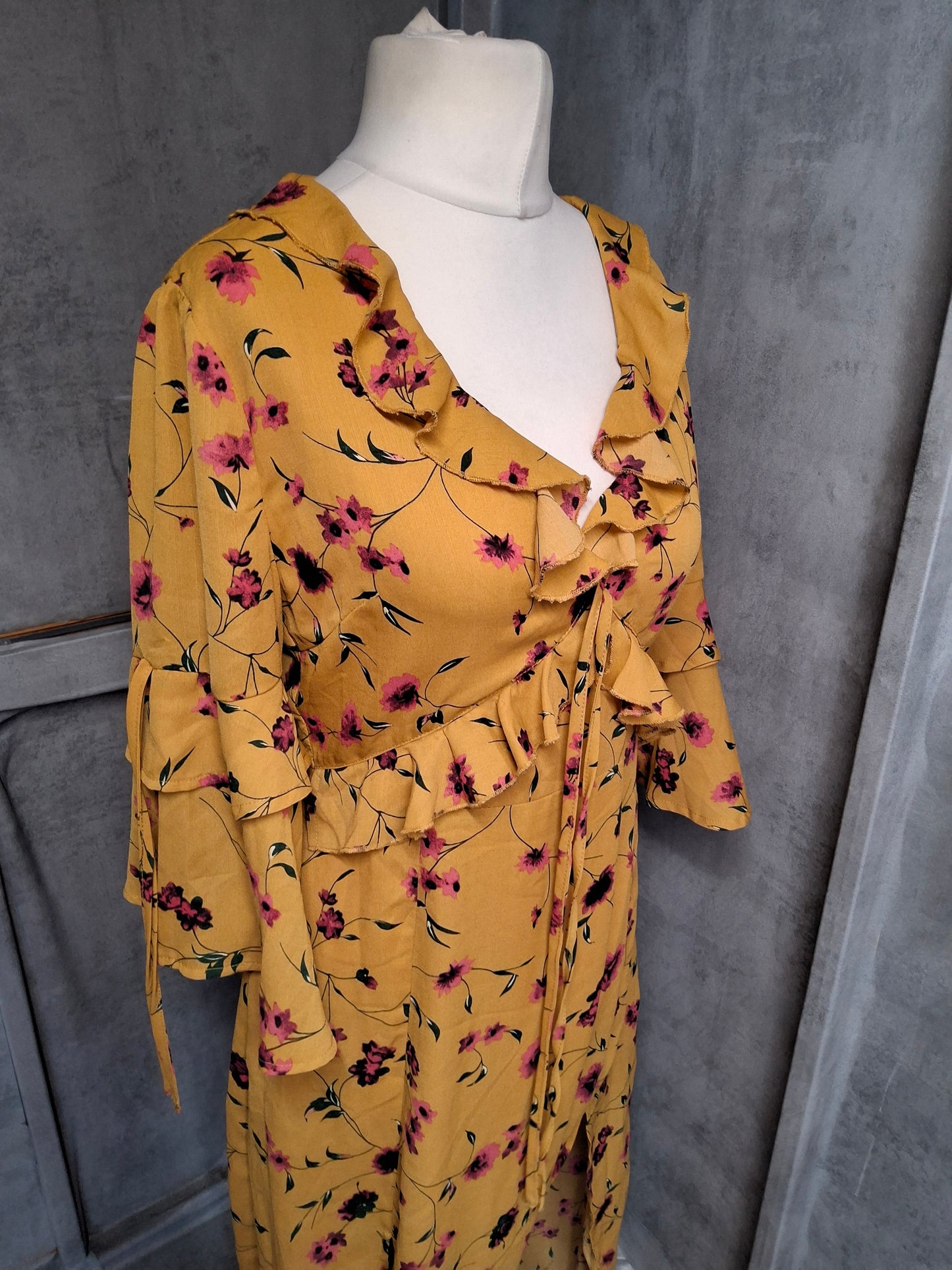 Amalie & Amber Yellow Floral Maxi Dress β Size M (UK size 10) β NWT