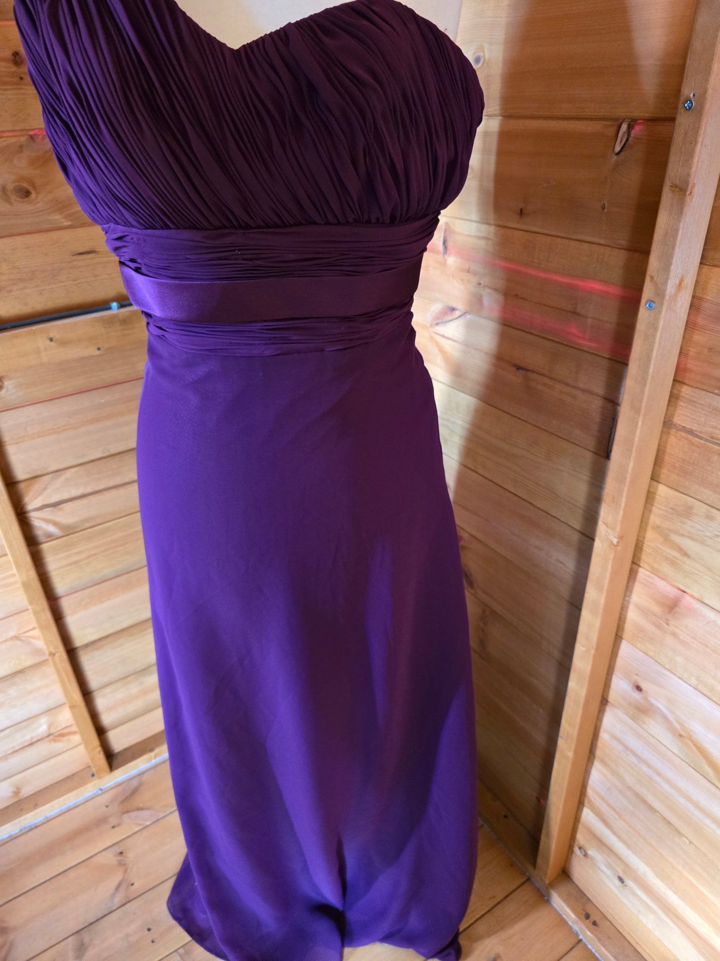 Hilary Morgan One-Shoulder Plum Formal Dress – Size 10