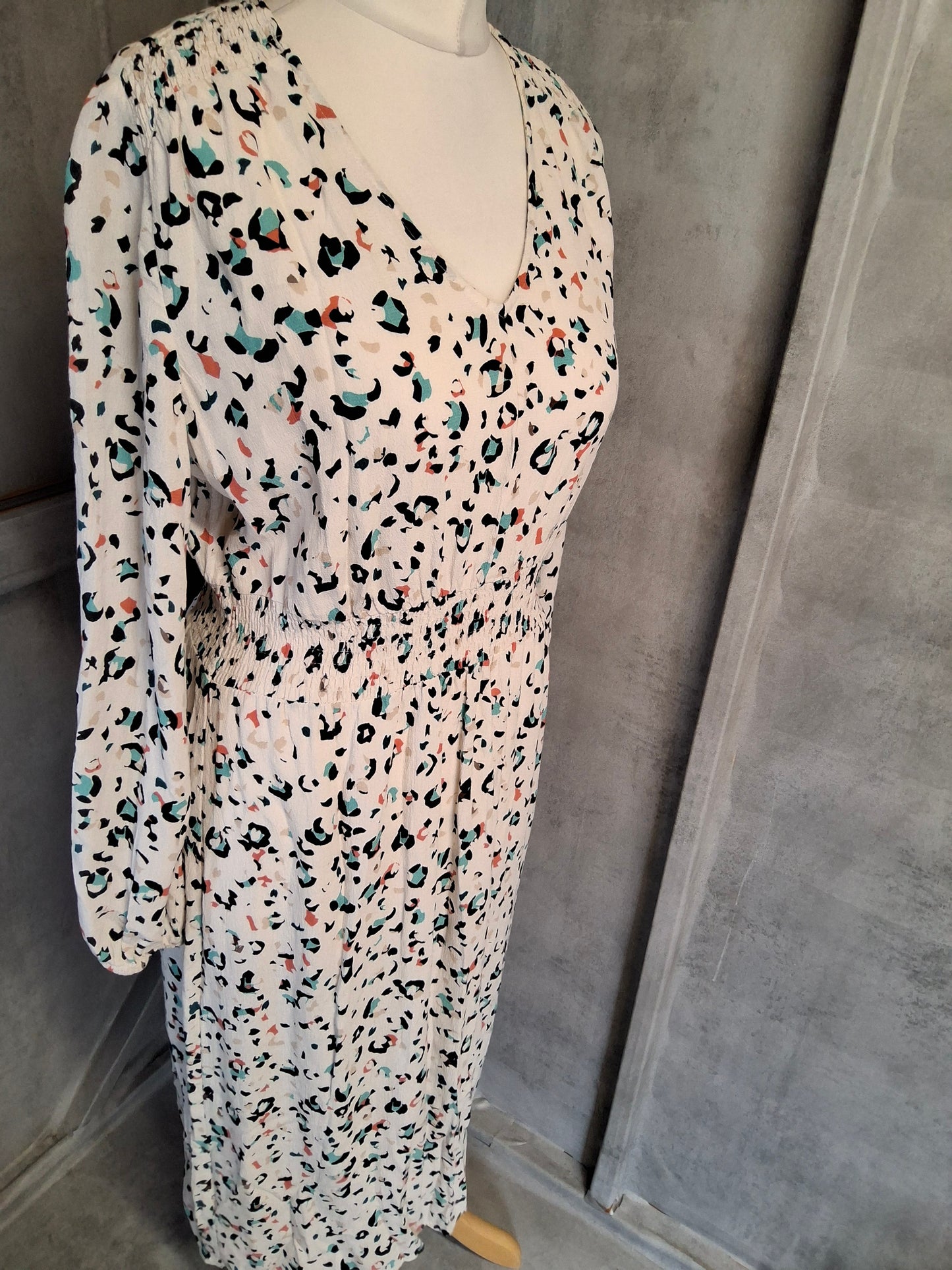 M&S White Multicoloured Animal Print Midi Dress – Size 12