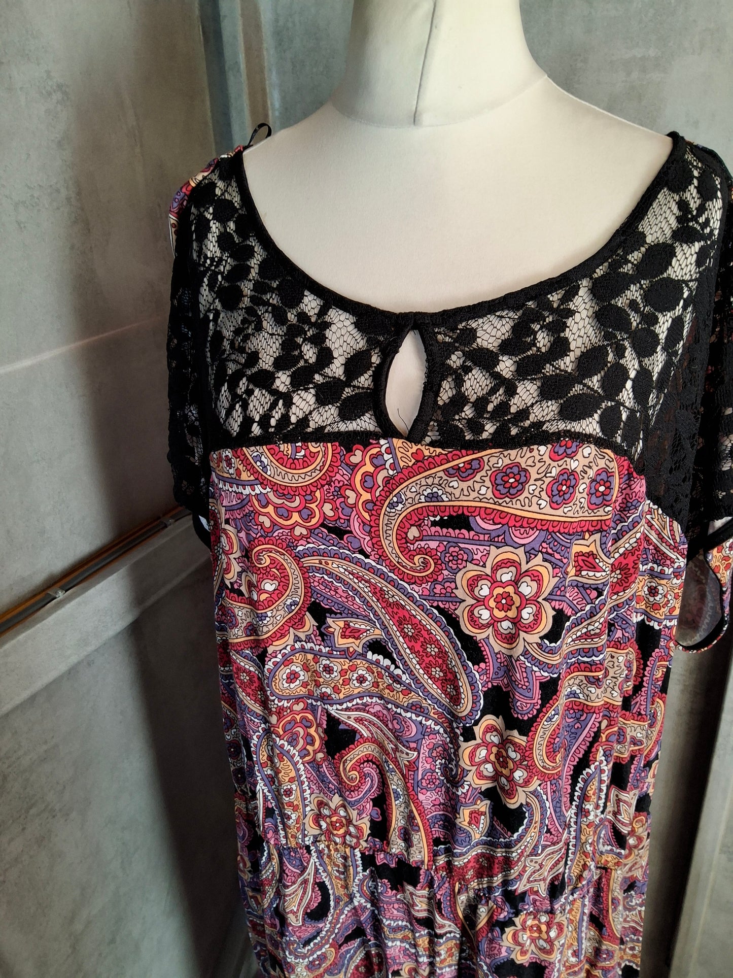 Simply Be Black Multicolour Paisley Midi Dress with Lace Detail – Size 28 – Viscose