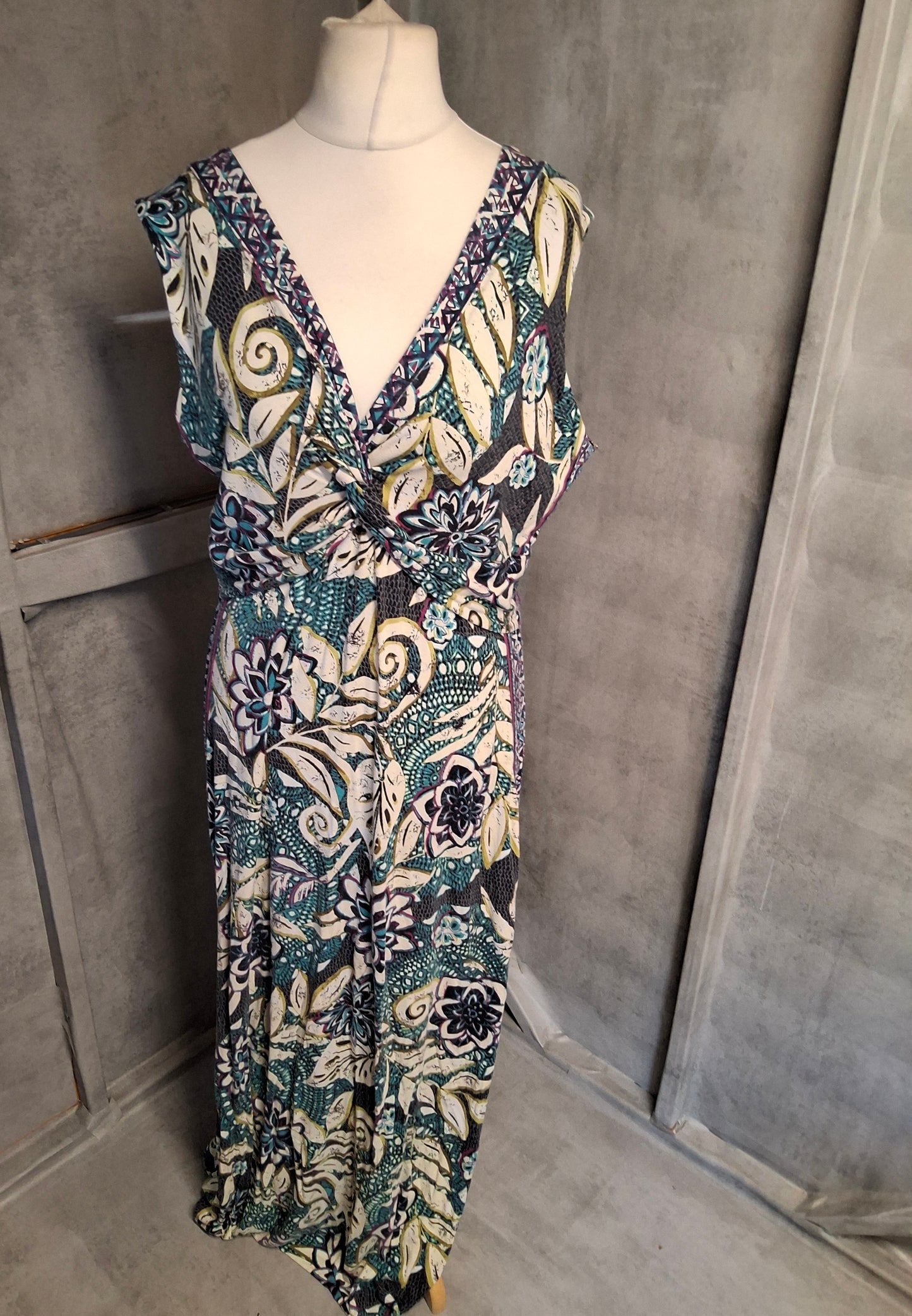Marks & Spencer Floral & Paisley Twist Front Maxi Dress – Size 18