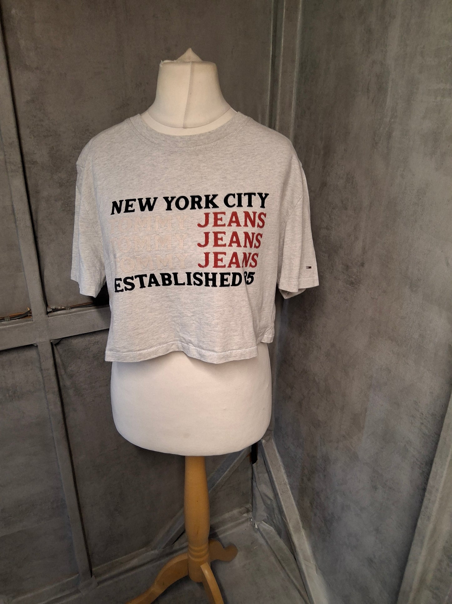Tommy Jeans NYC Logo Crop Top – Size L (Fits UK 12)