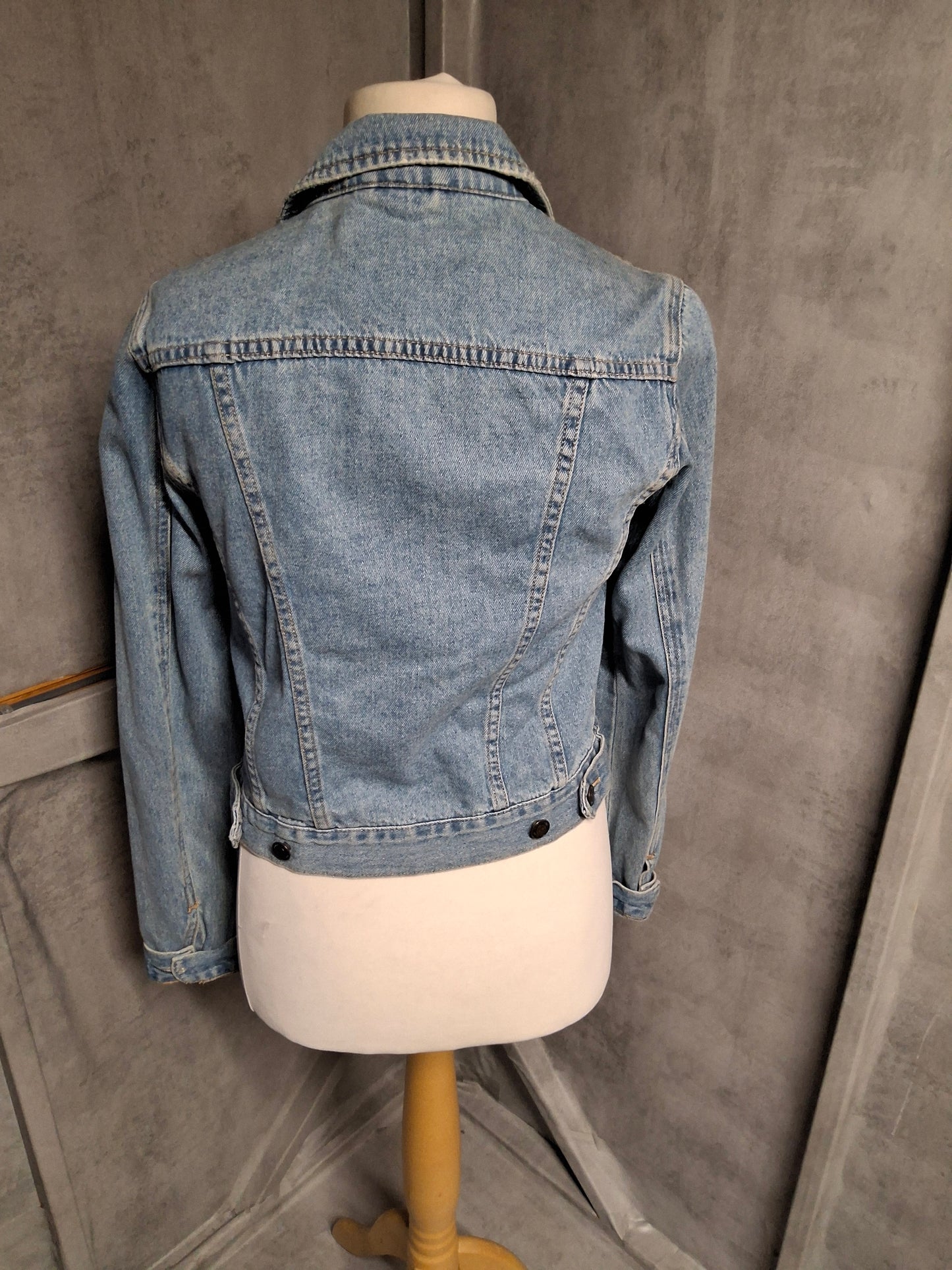 Topshop Moto Classic Light Wash Denim Jacket – Size 10 – Timeless Cool
