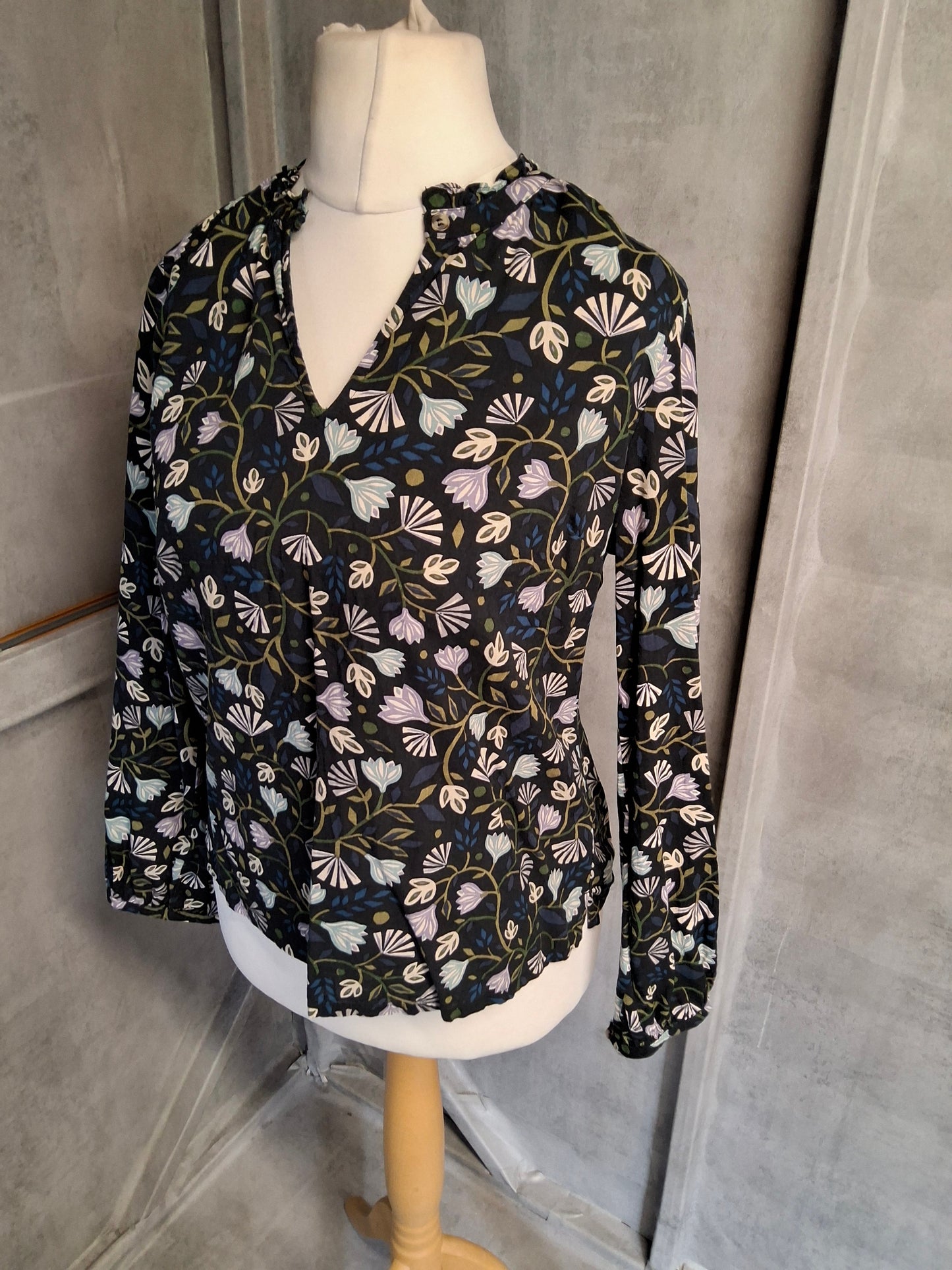 Seasalt Cornwall Black Floral Long Sleeve Blouse – Size 10 – Cotton Blend