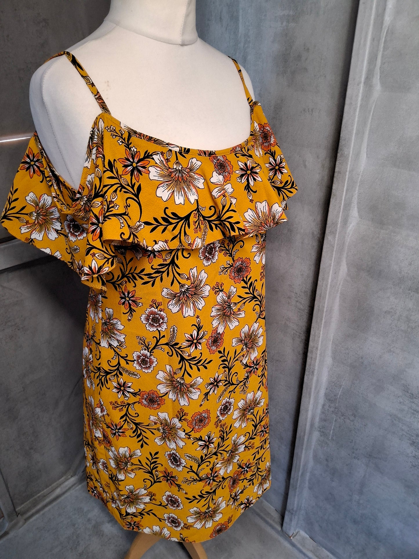 Matalan Yellow Off-Shoulder Floral Mini Dress – Sunshine in Outfit Form! Size 12