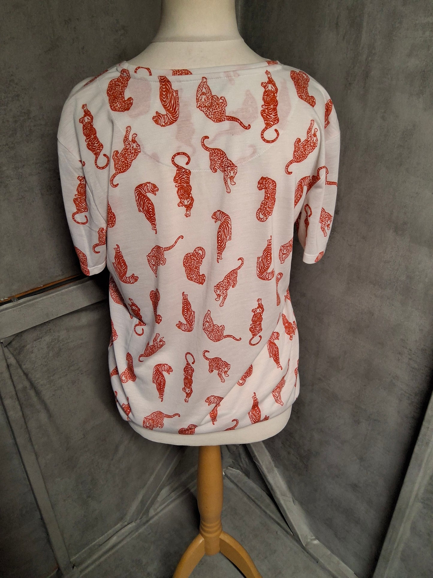 M&S White & Orange Animal Print Tee – Statement Tiger Vibes – Size 12