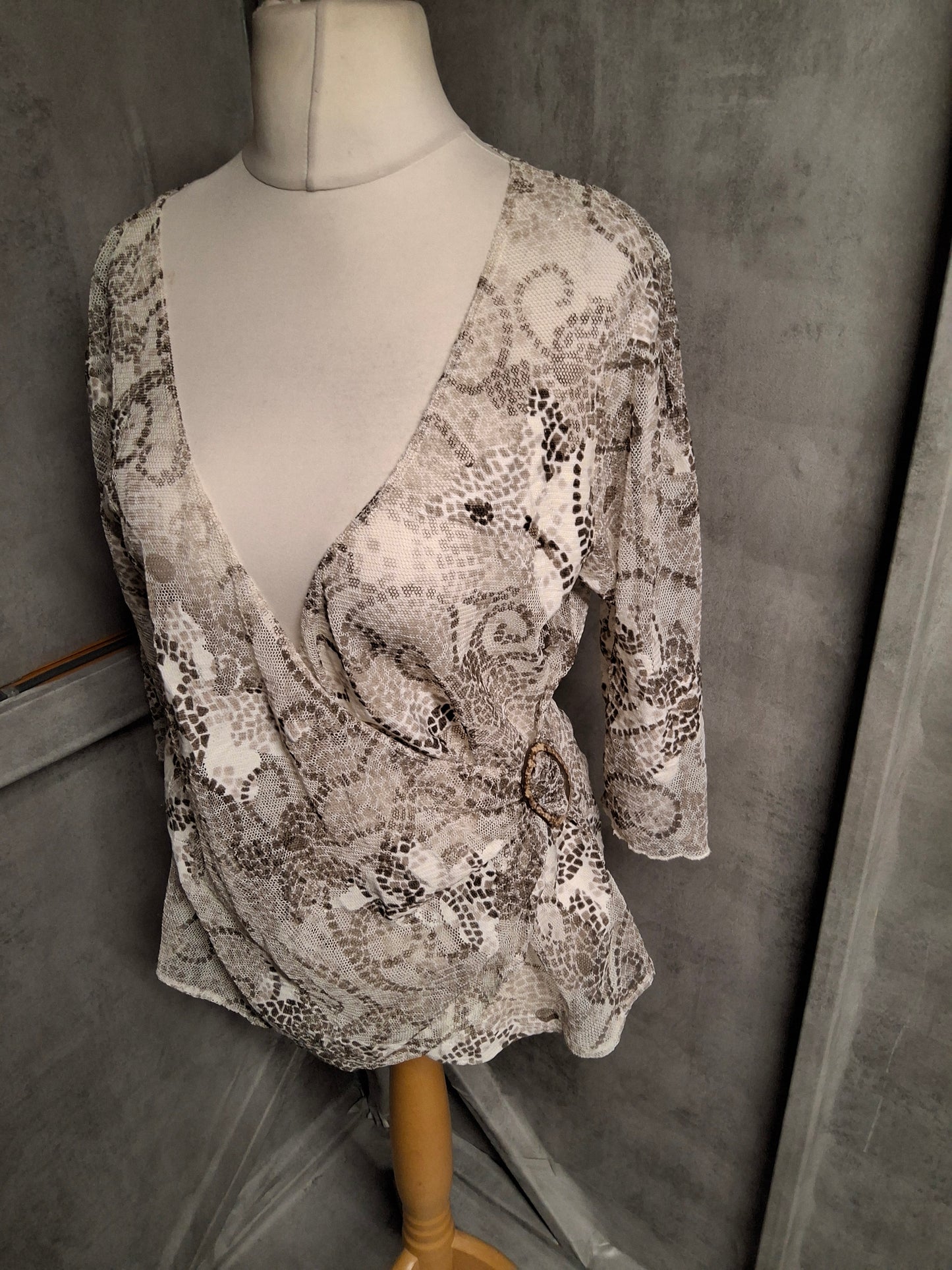 George Brown & White Sheer Wrap Top – Size 18 – Floaty Chic