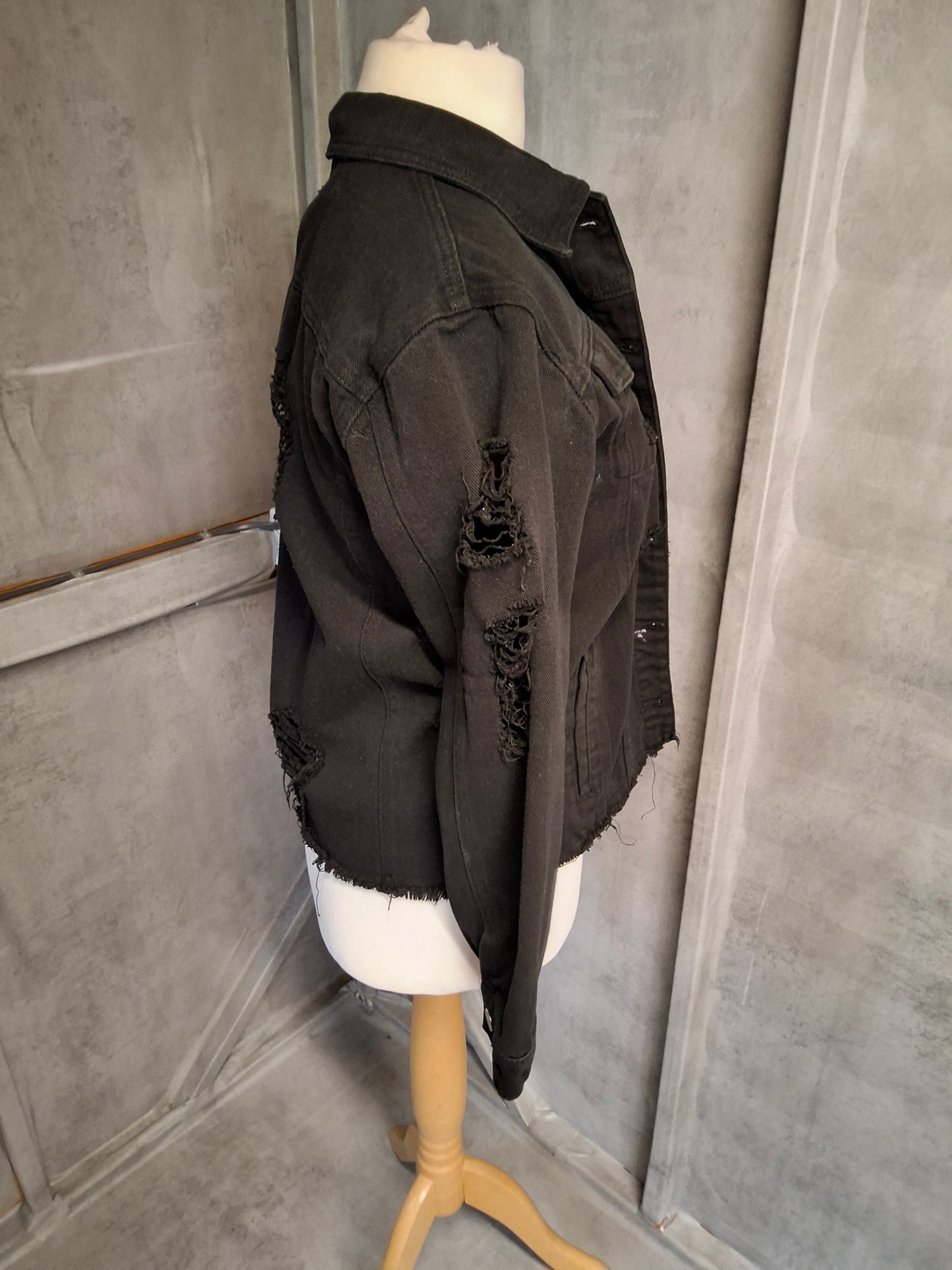 Prettylittlething Black Distressed Denim Jacket – Size M (UK size 10/12) – Street Style Edge