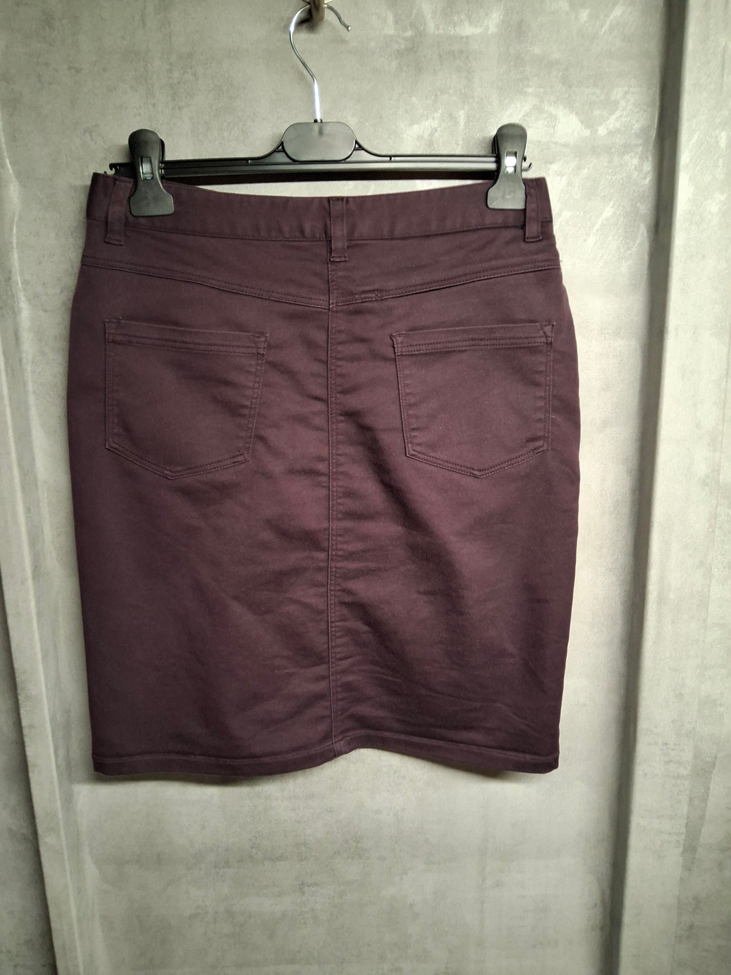 Rohan Purple Denim Skirt – Size 8 – Knee-Length Casual Wardrobe Essential with Pockets