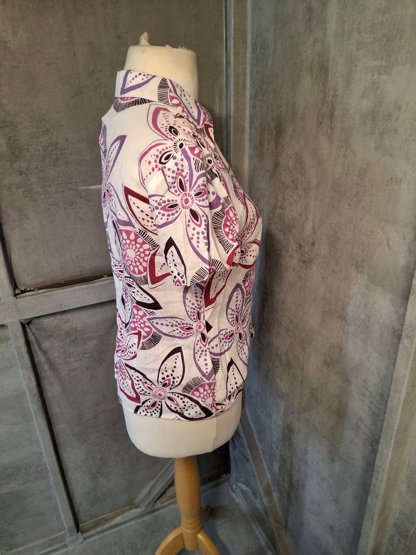 Country Casuals 100% Linen Floral Shirt – Size 12