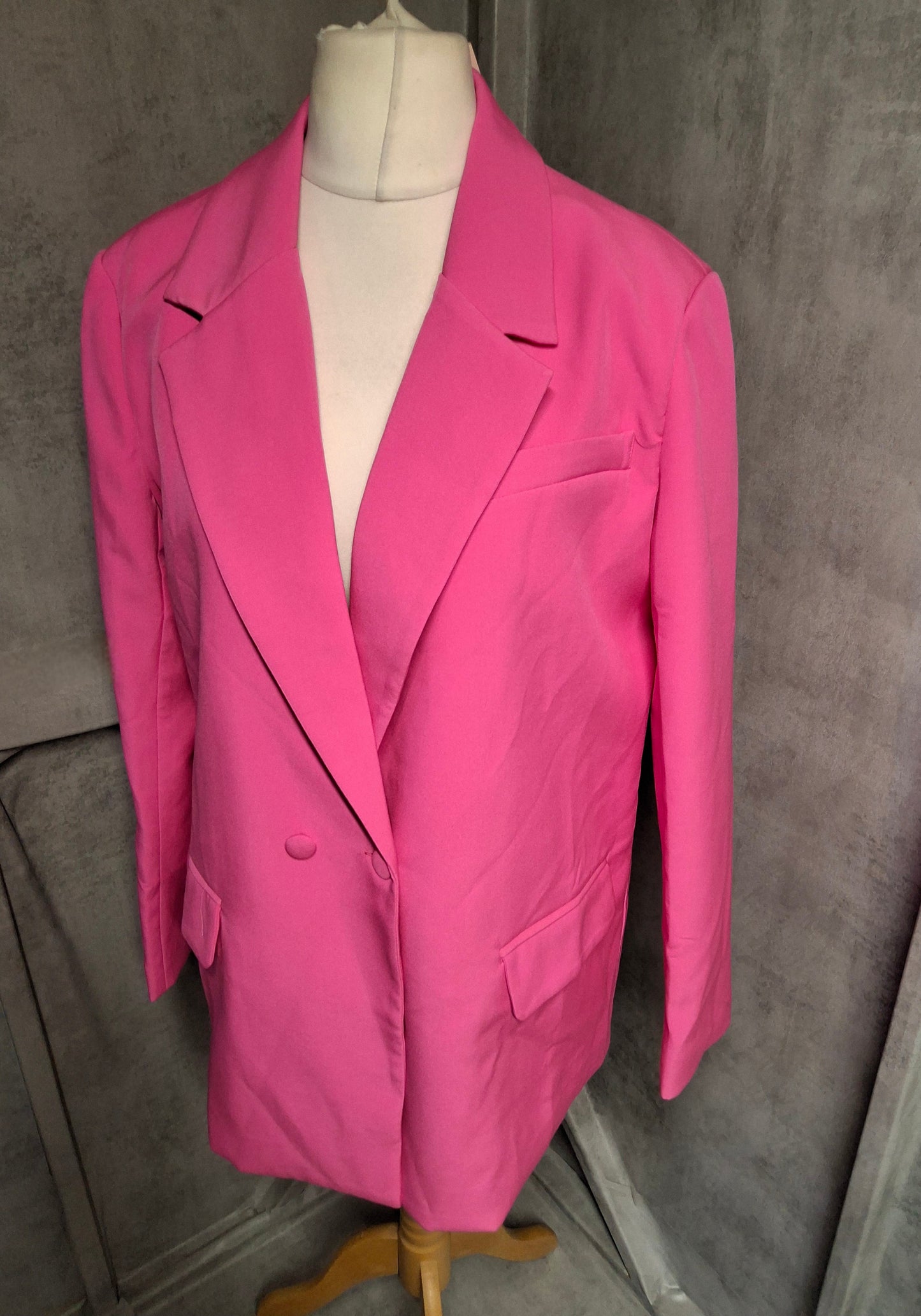 Missguided Bright Pink Oversized Blazer – Size 8 – NWT