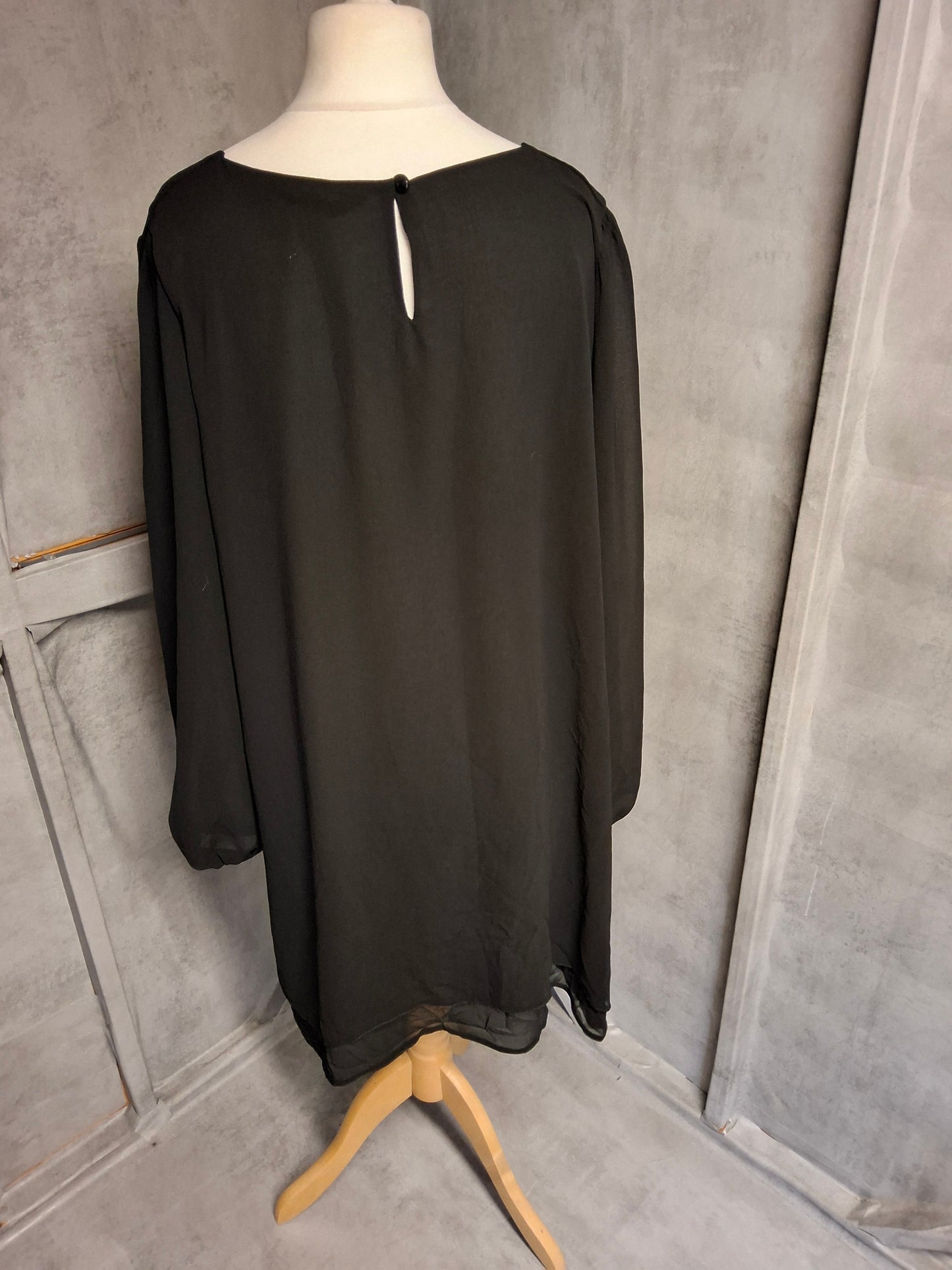 Yours Black Sheer Sleeve Layered Dress β Size 22 β Knee Length Chic