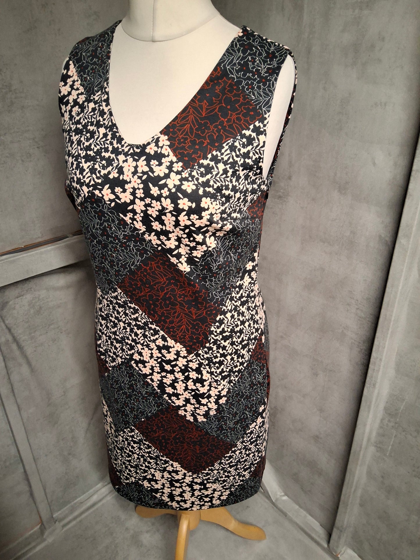 Tu Patchwork Floral Midi Dress – Size 10 – Sleeveless & Seriously Low Effort Chic