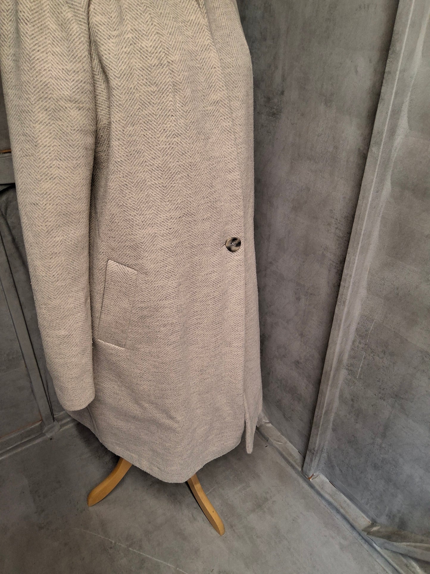Dorothy Perkins Beige Cream Midi Coat – Size 18 – Classic Button-Up Layer