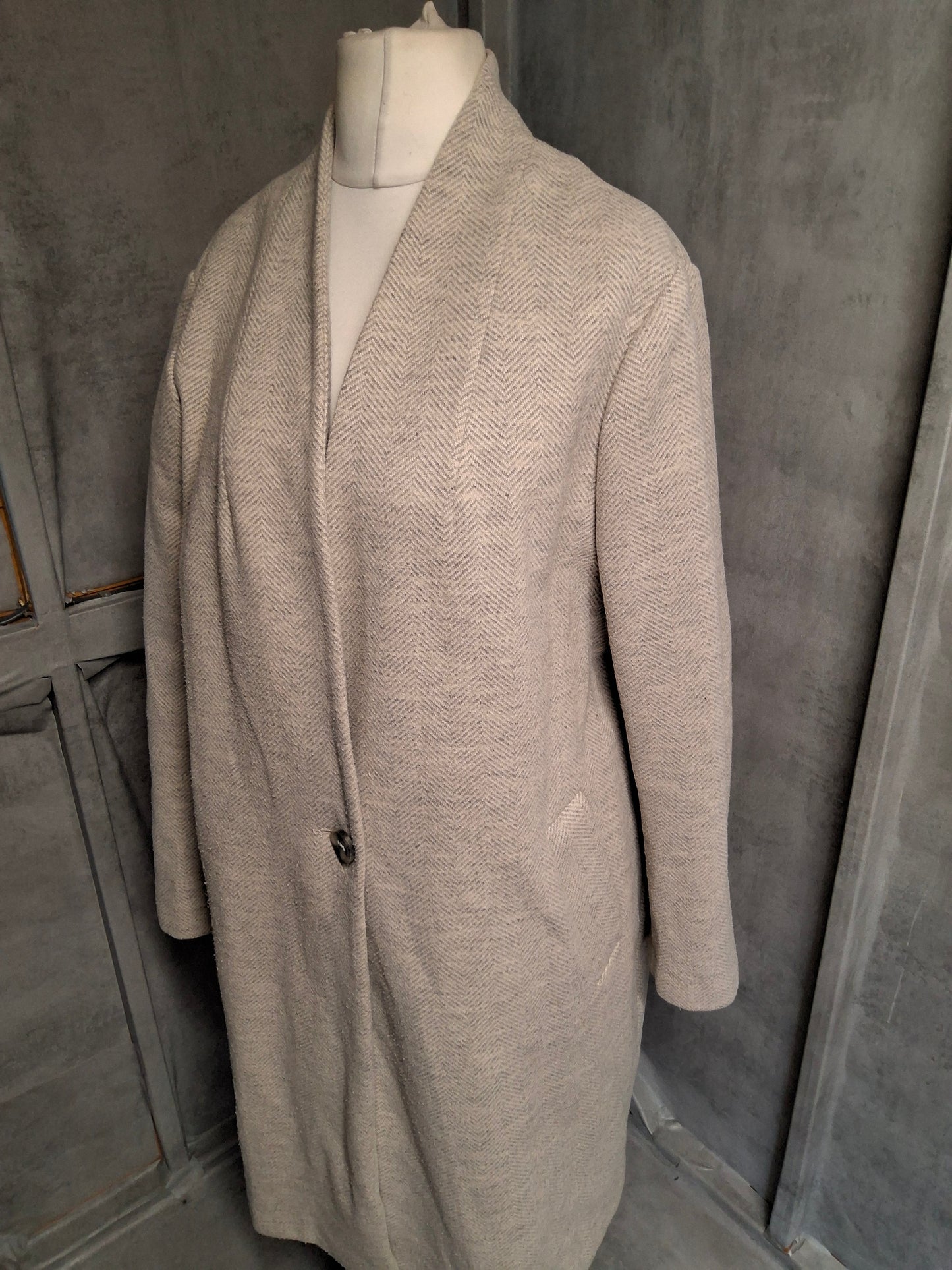 Dorothy Perkins Beige Cream Midi Coat – Size 18 – Classic Button-Up Layer