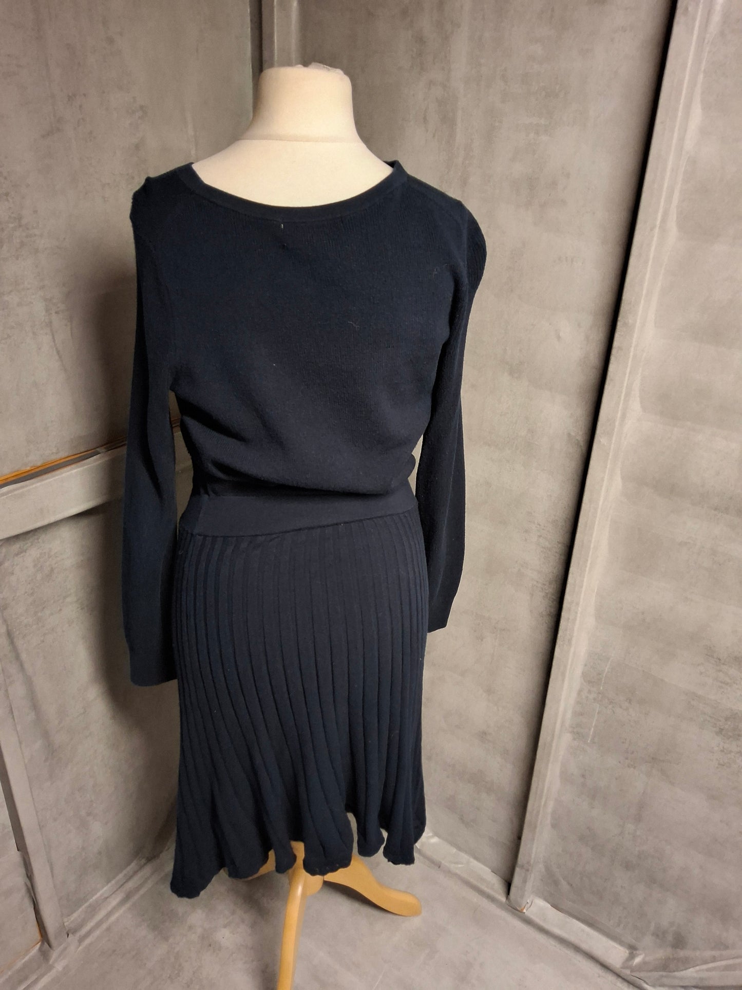 Boden Navy Knitted Midi Dress – Size 10 – Pleated Skirt Elegance