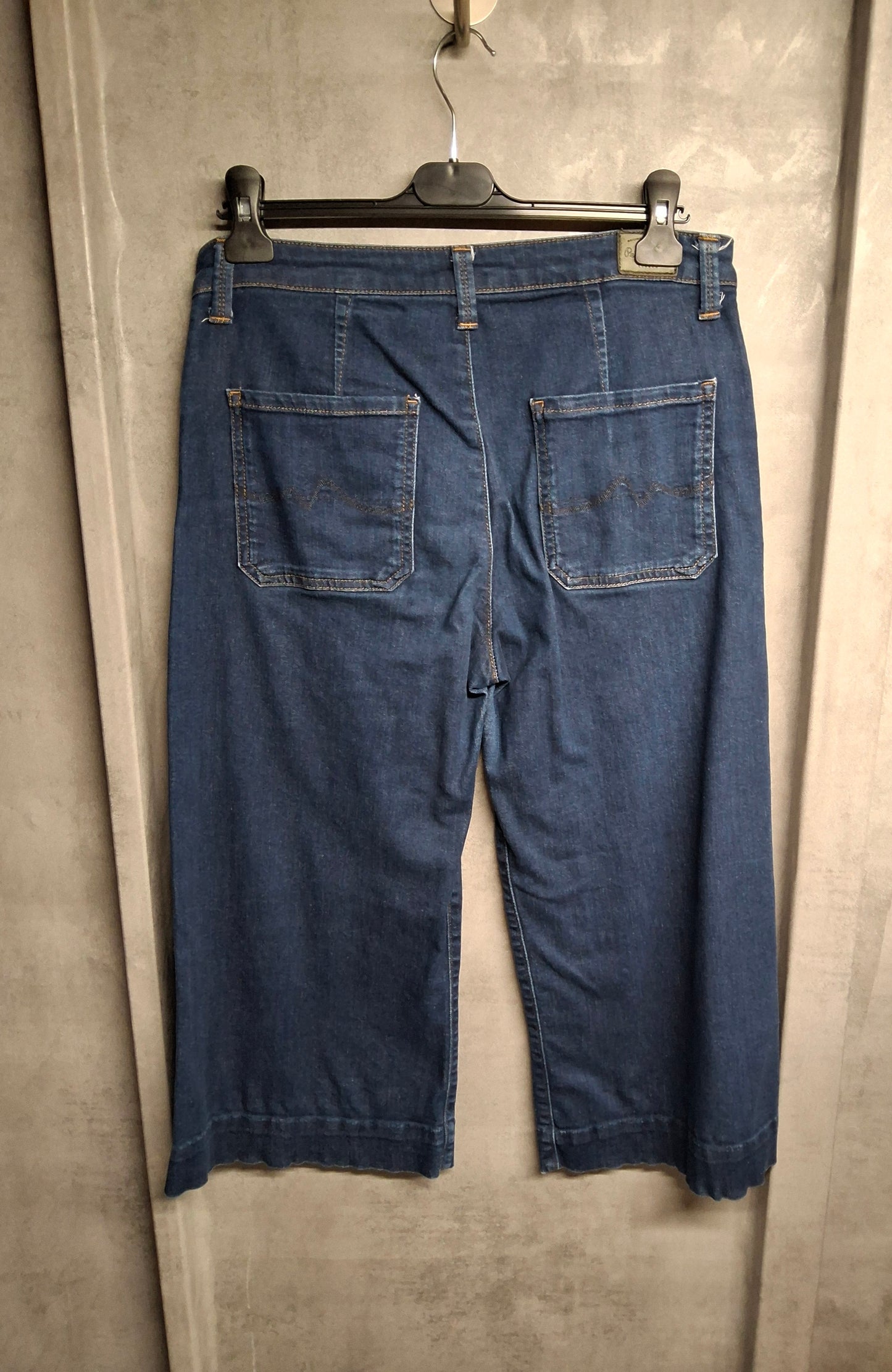 Pepe Jeans High Waist Cropped Flare – Size 31W (UK size 12/14) – Blue Denim – Smart-Casual Essential