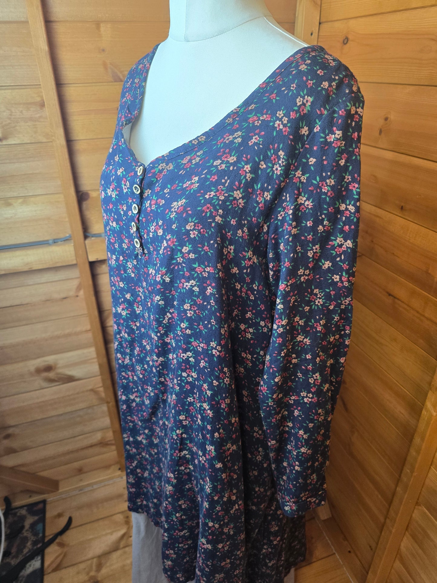 Gracila Navy Floral Maxi Dress – Size M (Pit to Pit 18.5") | Rayon & Cotton | Oversized Fit
