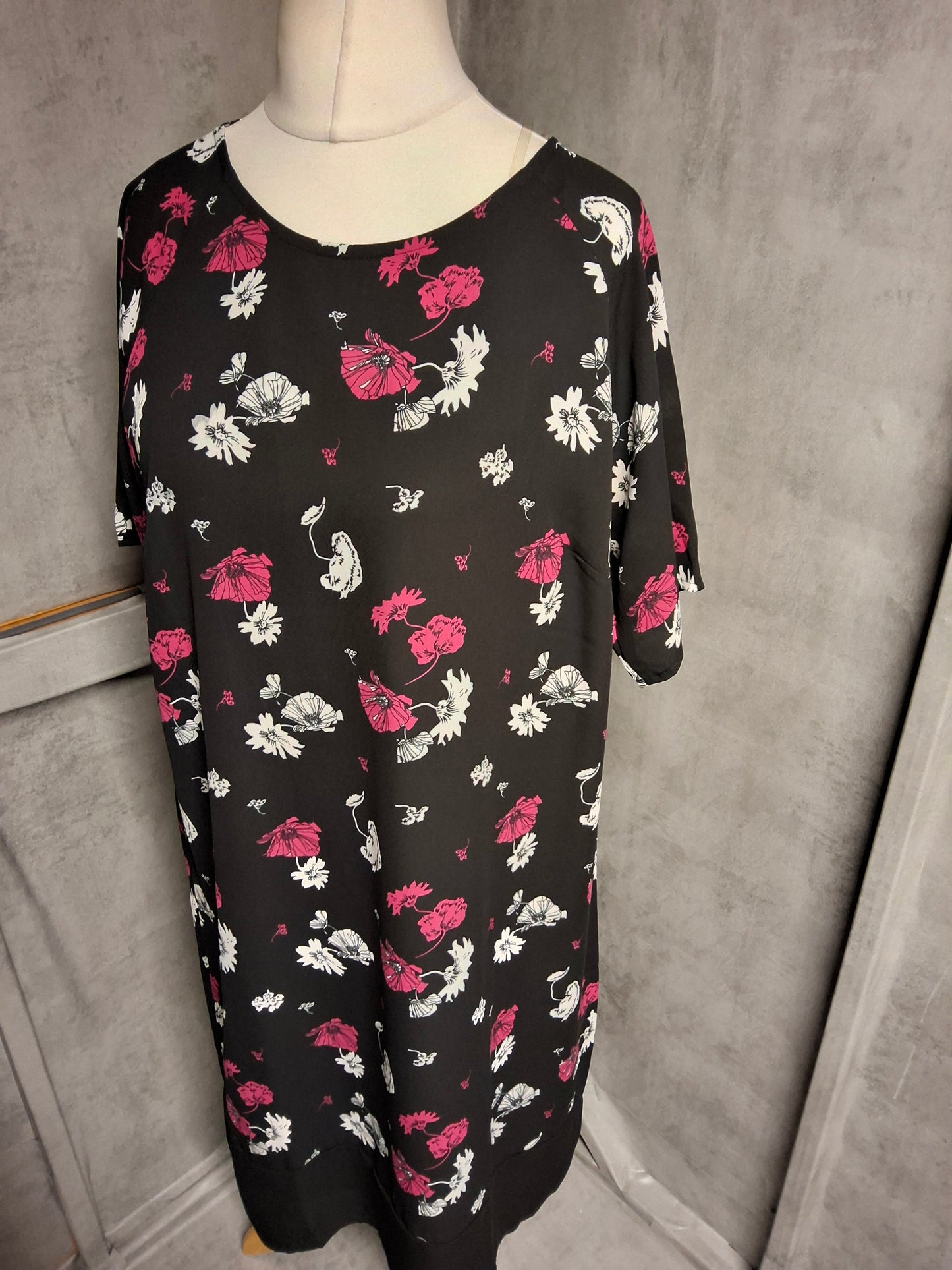 Damart Black & Pink Floral A-Line Dress – Size 16 – Effortless Everyday Style