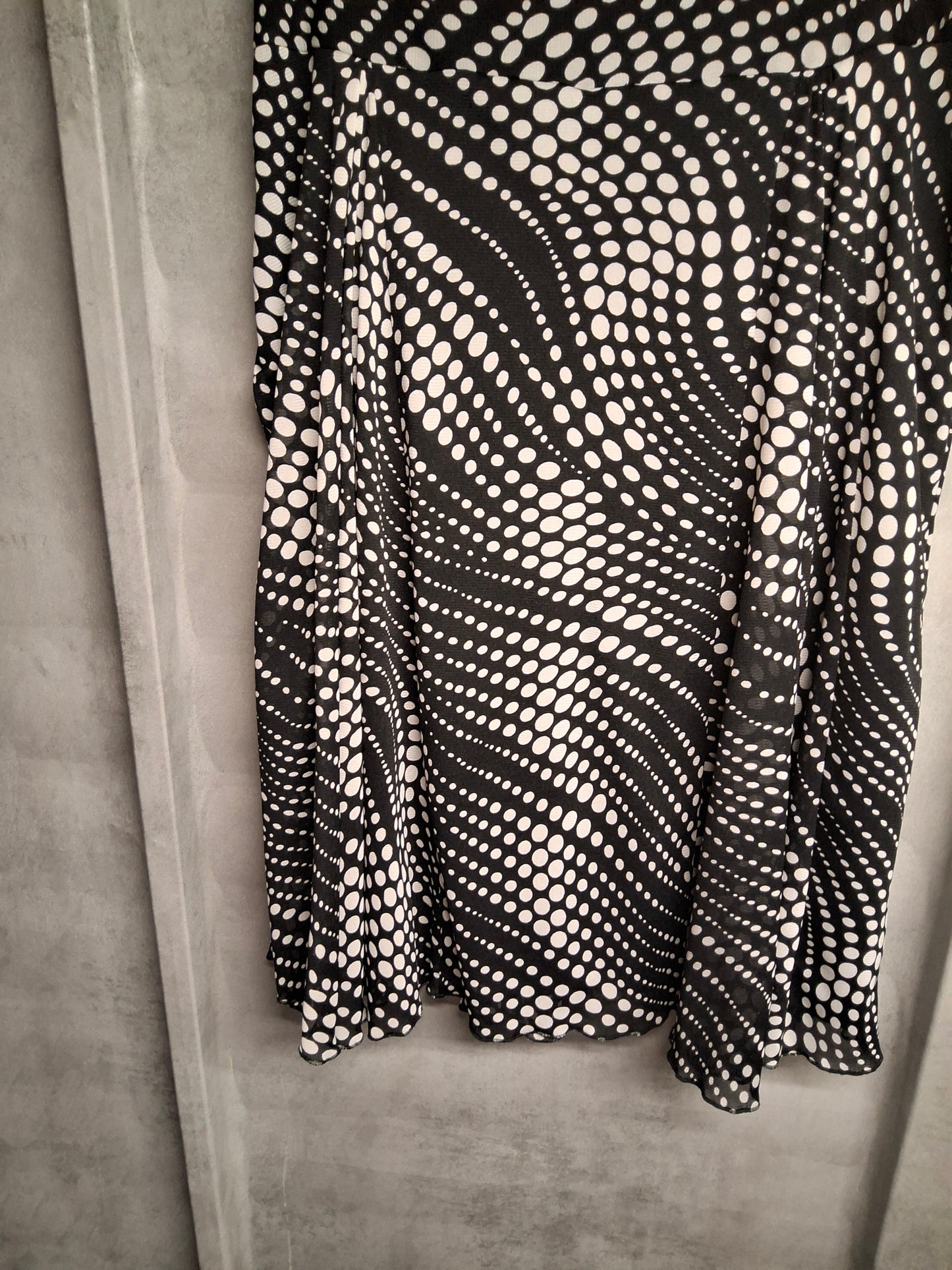 Wallis Black & White Polka Dot Flared Midi Skirt – Size 12