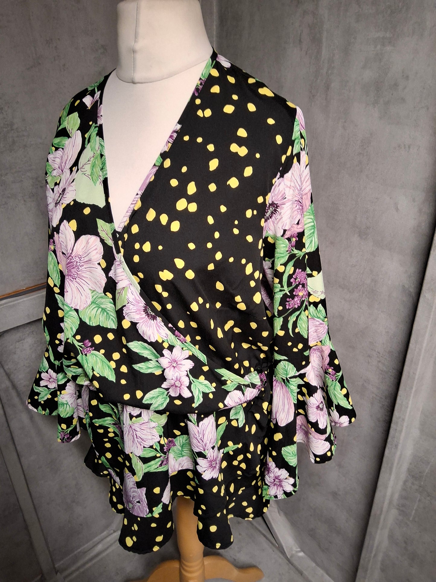 Simply Be Size 22 Wrap Peplum Top – Floral & Polka Dot Print with Flared Sleeves – Statement Style