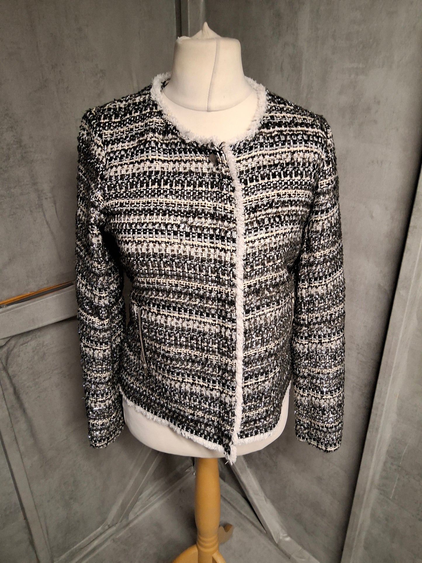 Next Tailoring Black & White Tweed Blazer – Size 10R – Zip Front & Pockets