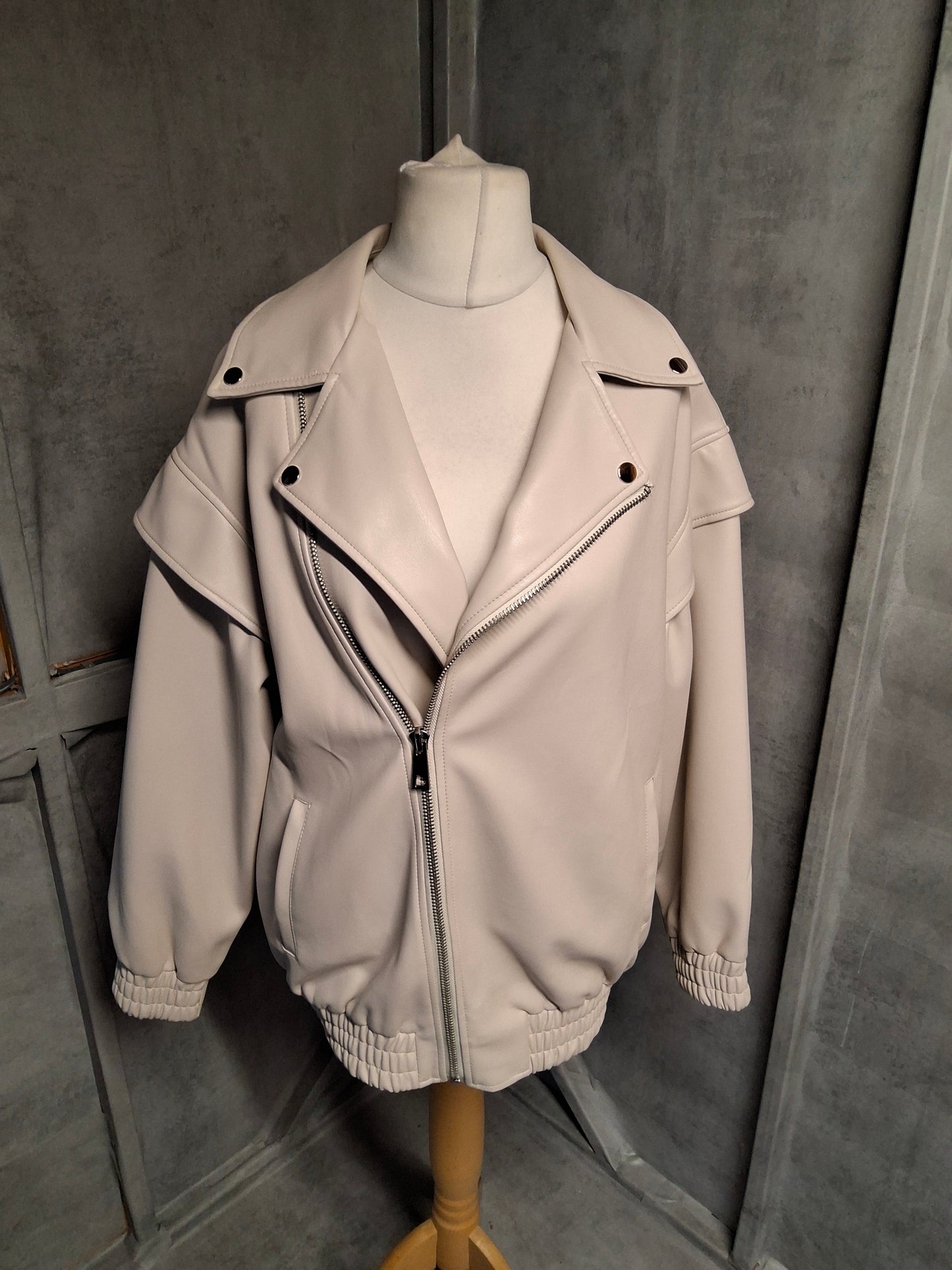 Missguided Cream Oversized Biker Jacket – Size 8