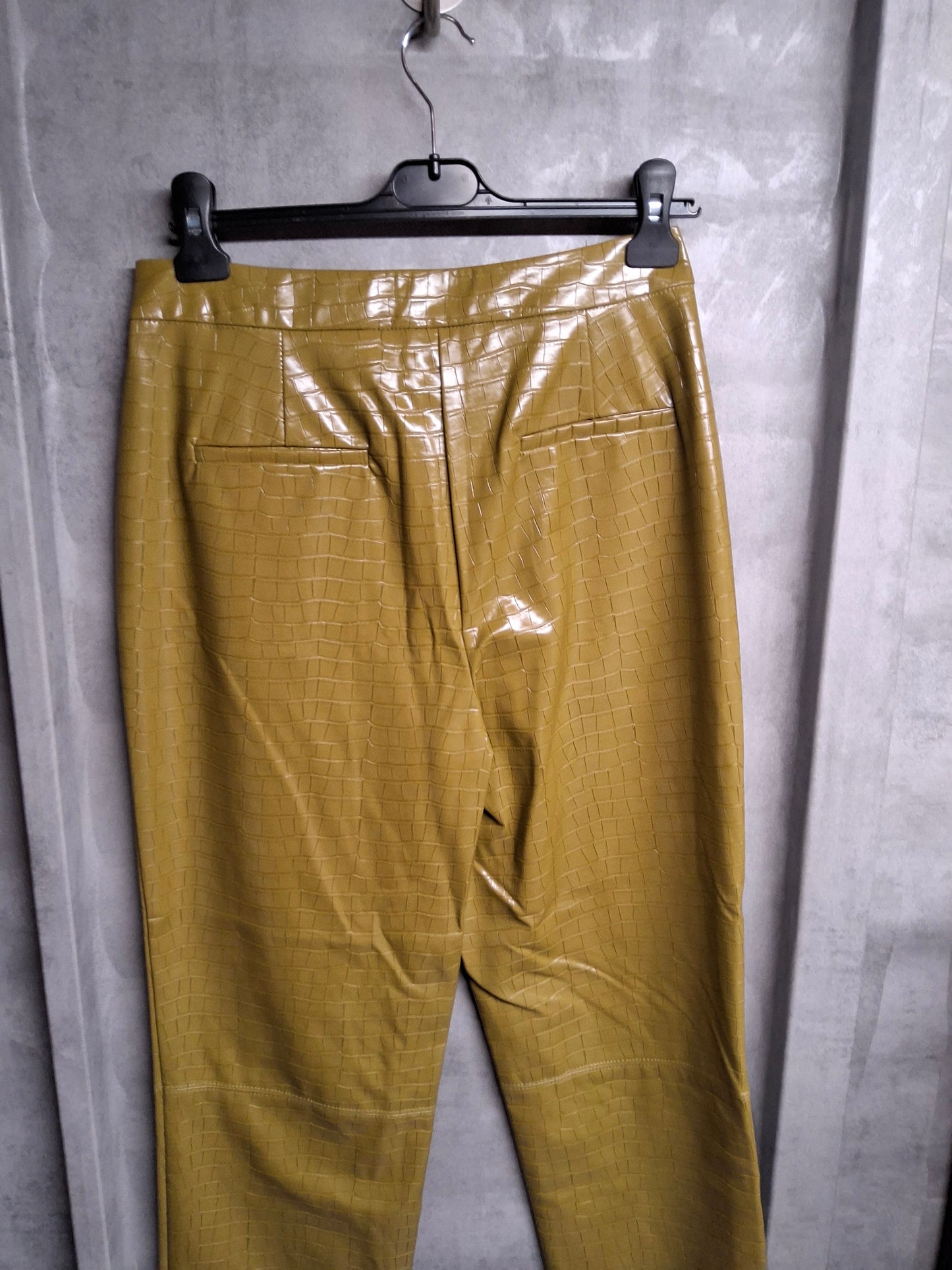 Primark Olive Green Croc-Effect Faux Leather Trousers – Size 12 – NWT