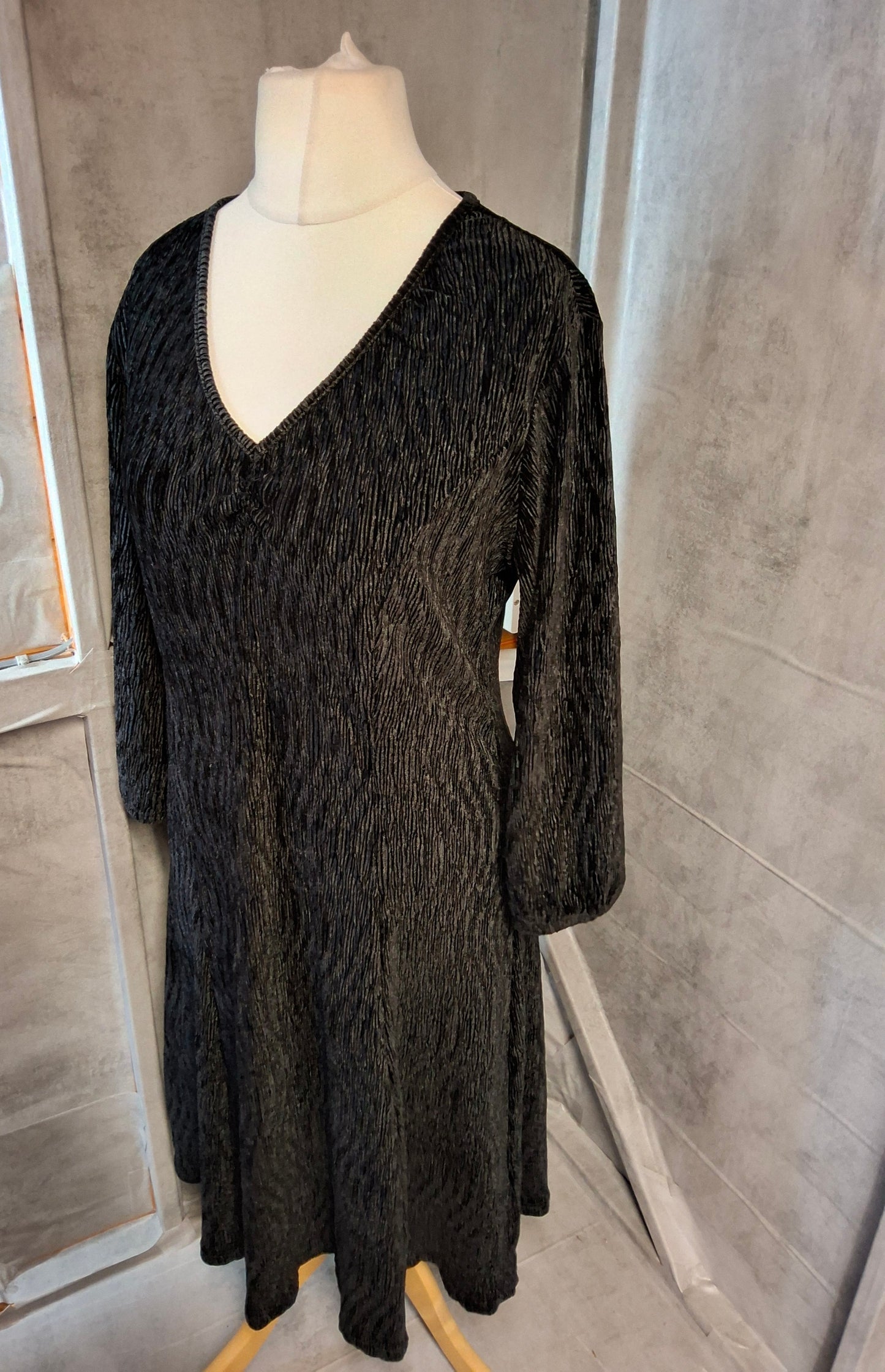 Fransa Black Velvet Midi Dress – Size M (size 10/12), Stretchy, ¾ Sleeves