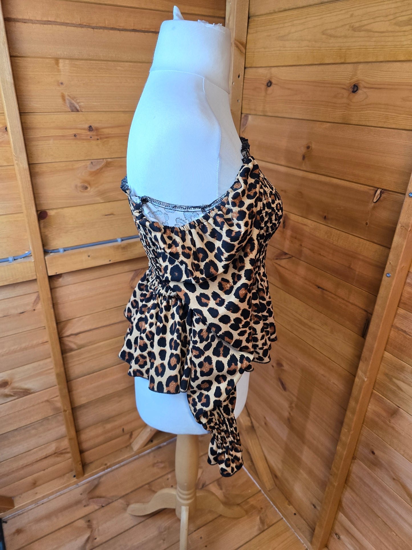 New Look Leopard Print Crop Top β Size 10 β On or Off Shoulder π