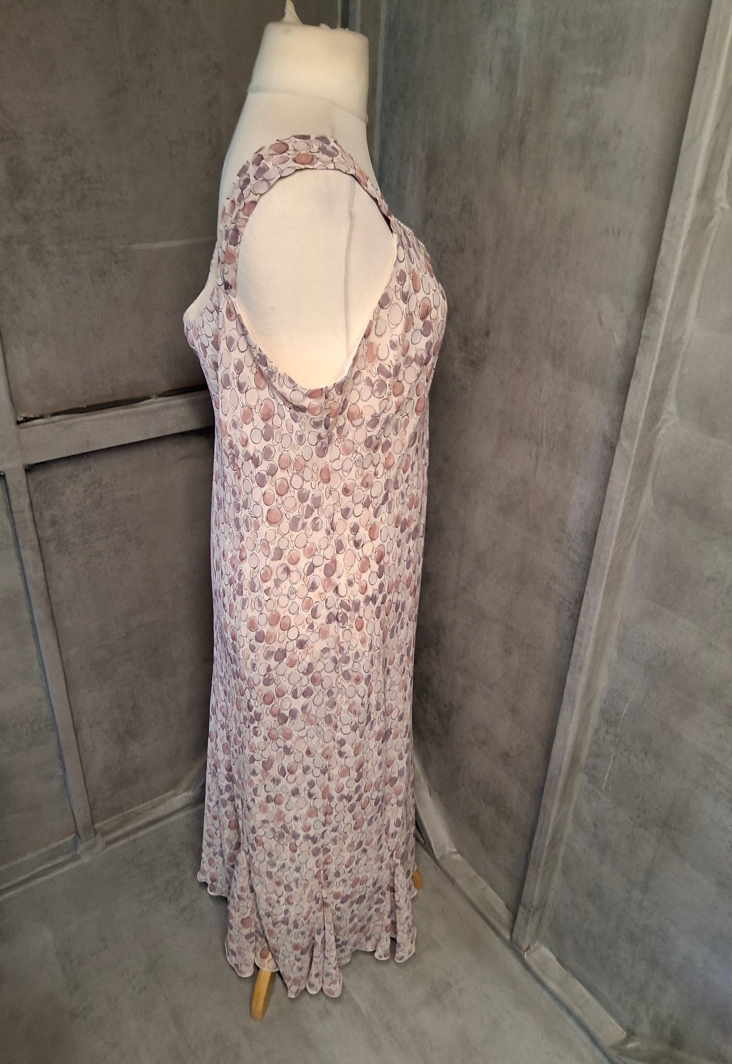 BHS Petite Polka Dot Midi Dress โ Beaded & Floaty | Size 20 fits UK 18/20