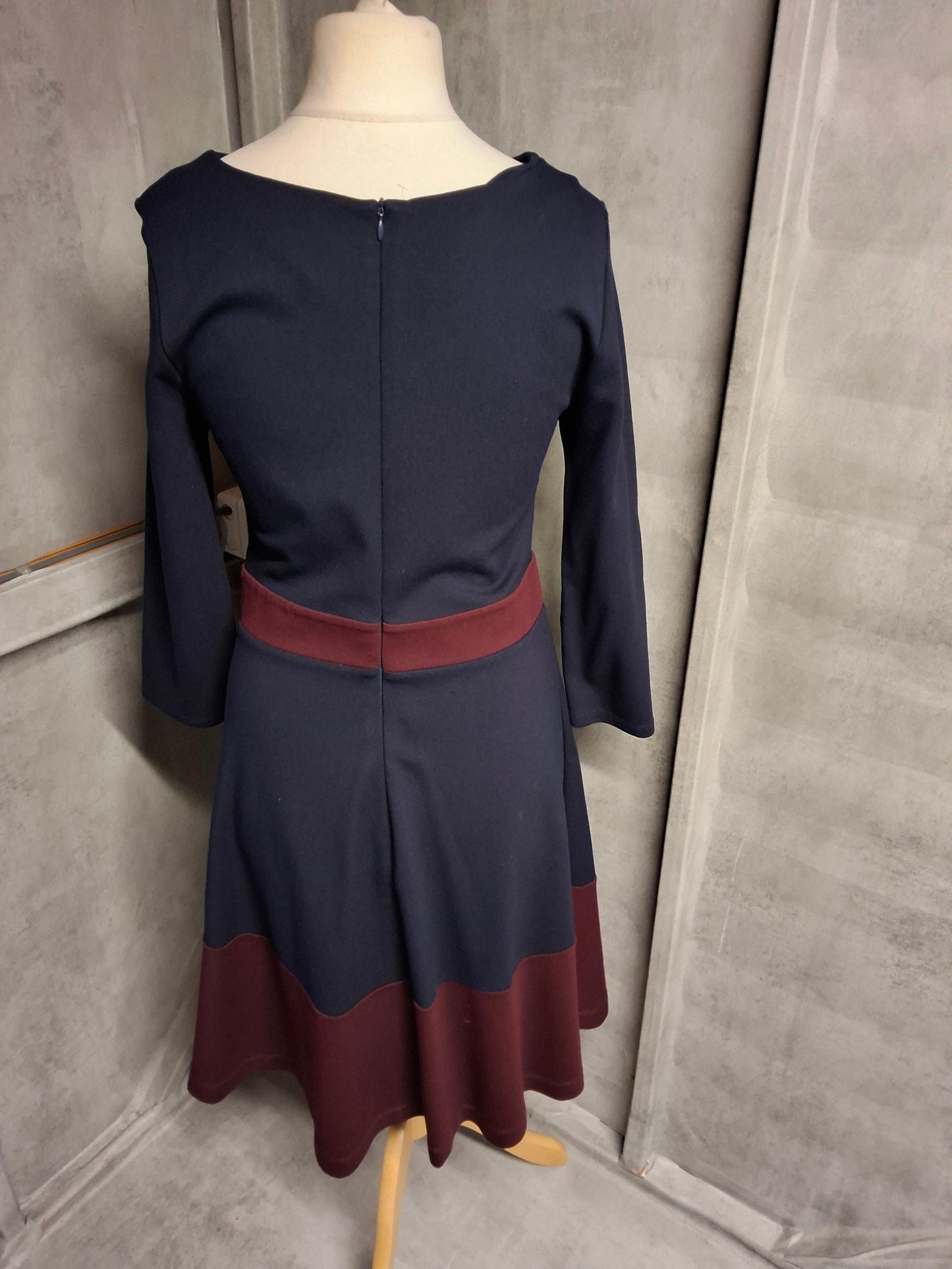 Hobbs Navy & Burgundy Fit & Flare Dress β Size 12 UK