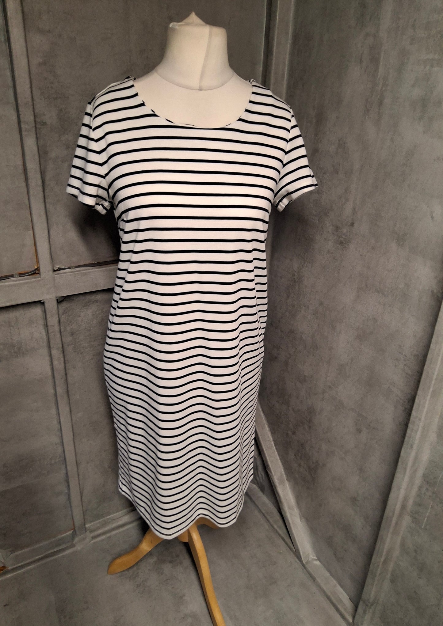 Esmara Striped Midi Dress Size 14/16 – Black & White Stretchy Everyday Style NWT