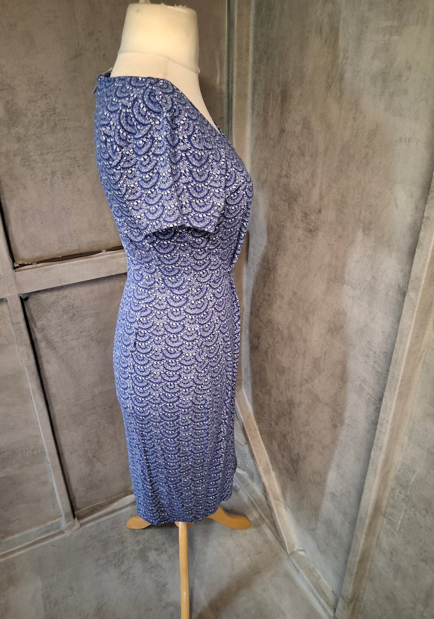 Laura Ashley Blue Patterned Midi Dress Size 8 – V Neck, Short Sleeves, Viscose Blend