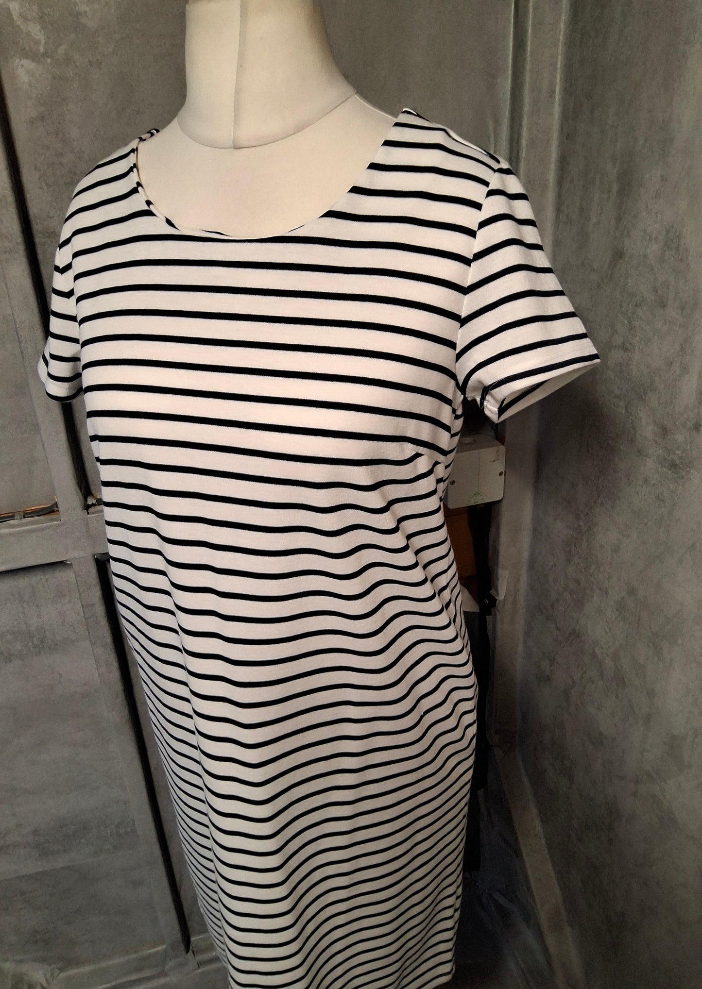 Esmara Striped Midi Dress Size 14/16 – Black & White Stretchy Everyday Style NWT