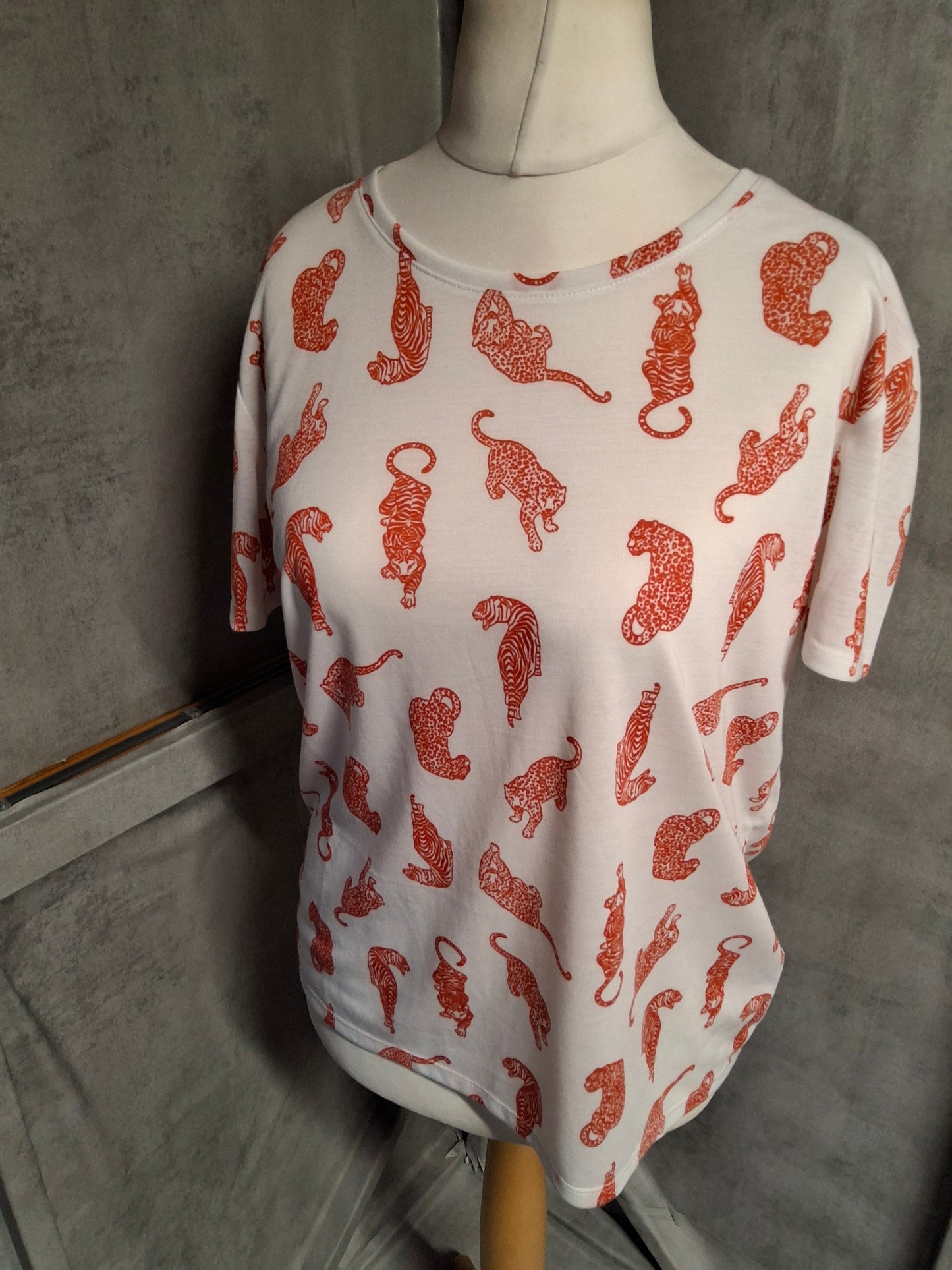 M&S White & Orange Animal Print Tee – Statement Tiger Vibes – Size 12