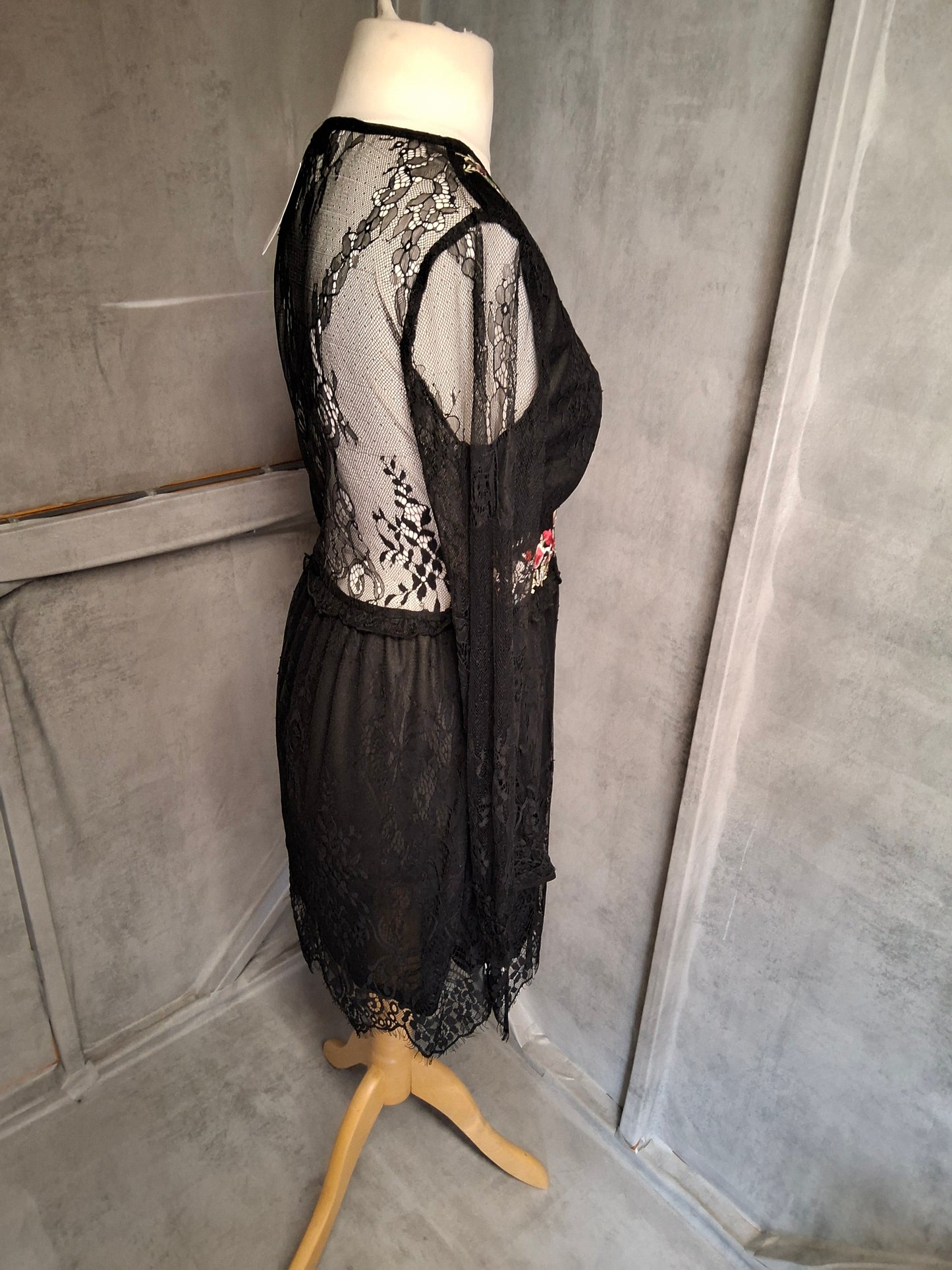 Topshop Black Lace Embroidered Dress – Size 12 – NWT RRP £39