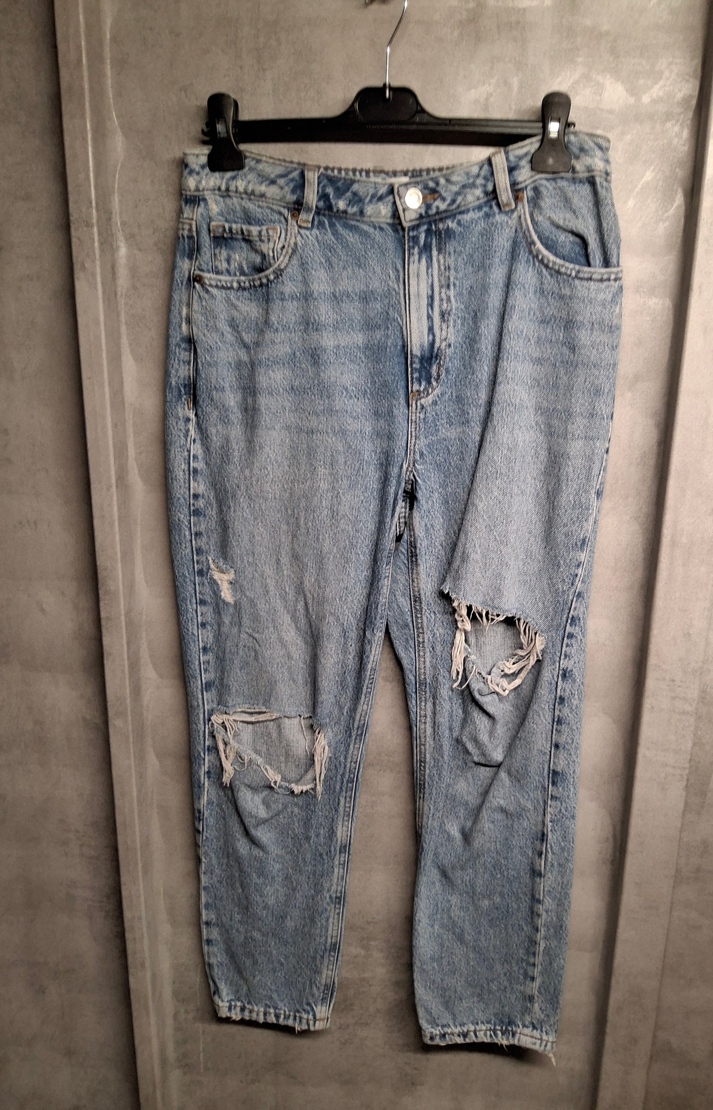 Dynamite ‘Claudia’ Distressed High-Waist Slim Jeans – Size 8 – Effortless Edge