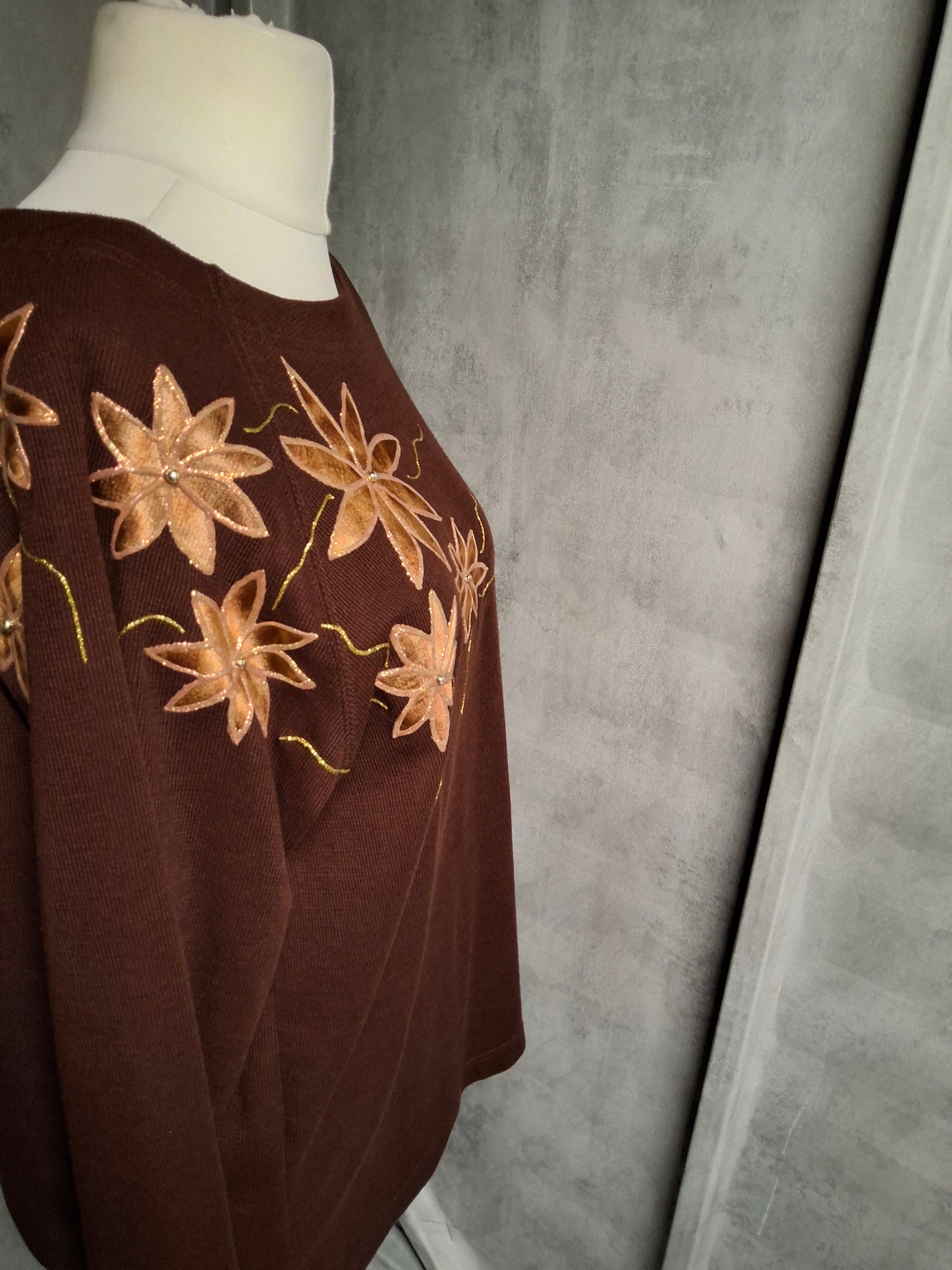 Lesley-Anne Brown Floral Jumper – Size 14/16 (M/L)