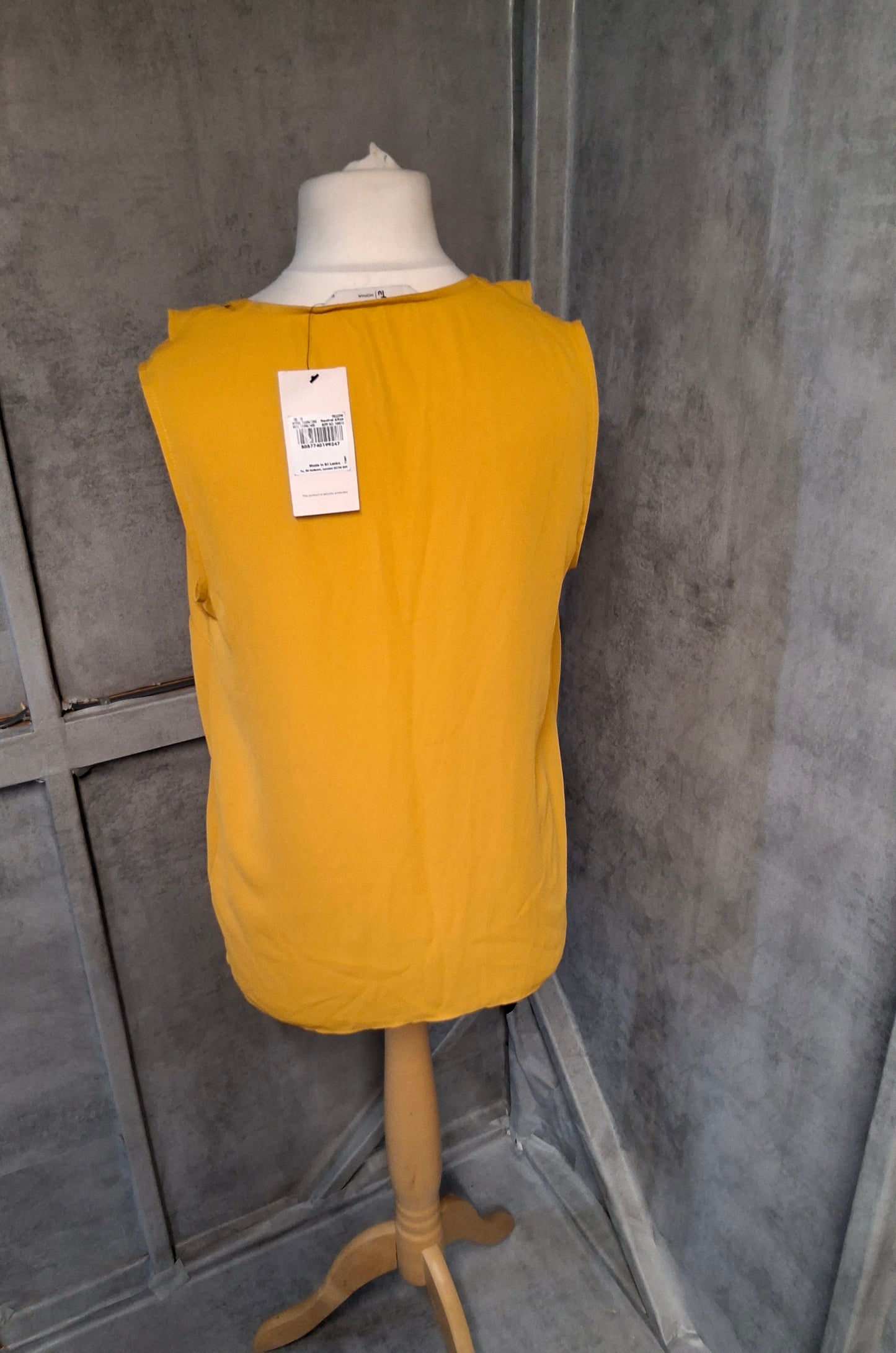 Tu Mustard Yellow Ruffle Sleeveless Top – Size 12 NWT Pop of Colour