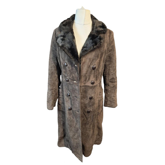 She Saved for This: The Story of a 1960s–70s British Coat