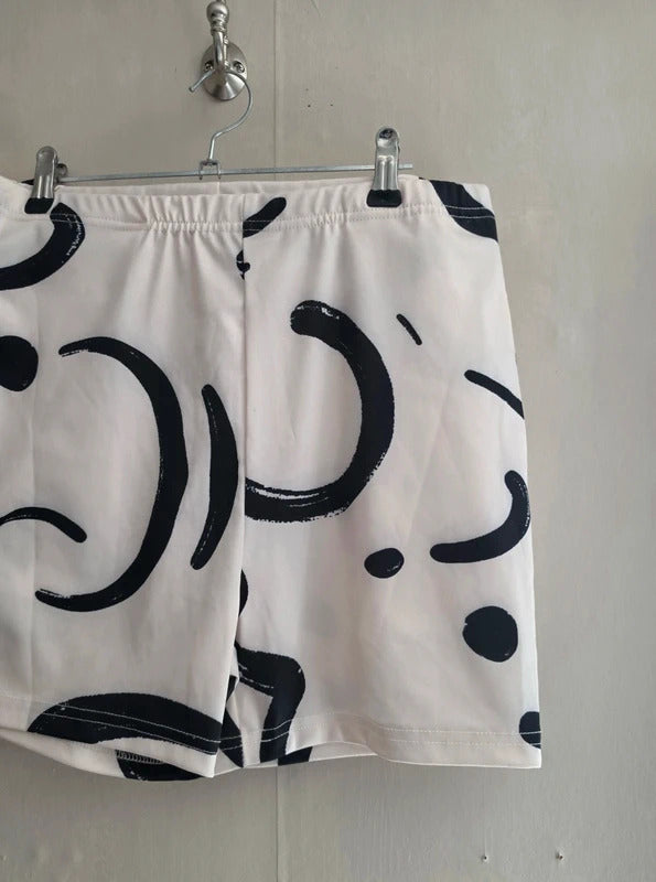 Unbranded Cream & Black Patterned High Waisted Stretchy Mini Shorts M Size 12-14