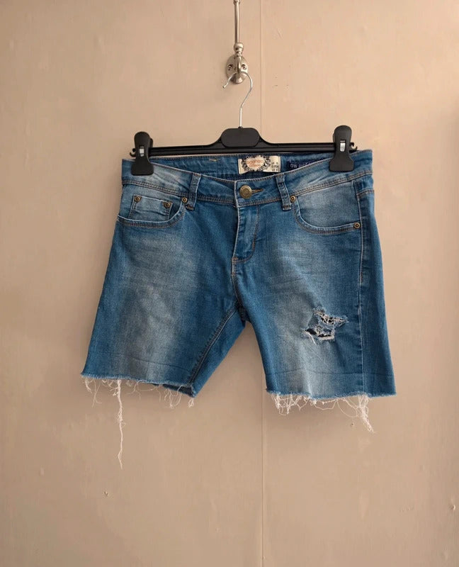 Boohoo Distressed Low Rise Skinny Denim Shorts Size 10